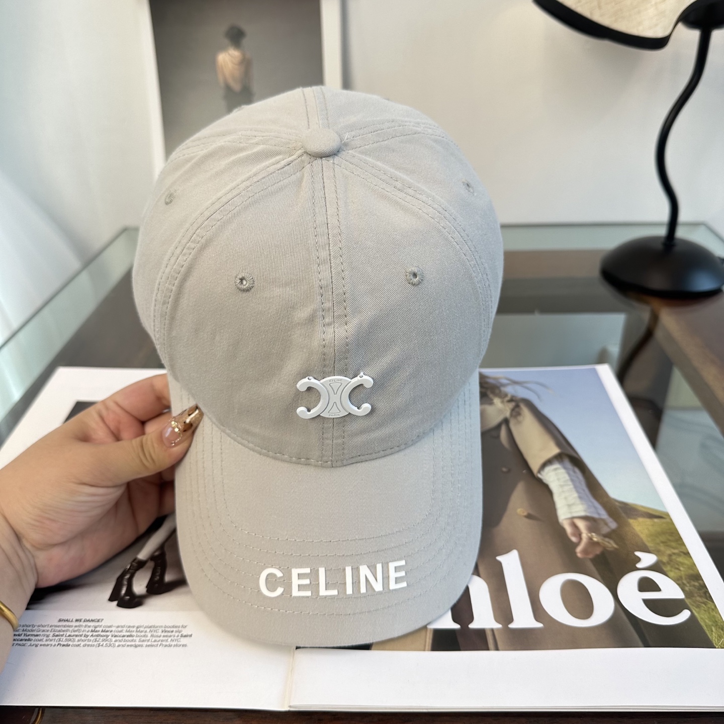 爆款CELINE（赛琳）简约明星同款最新棒球帽，时尚潮流，高端做工！每一个帽子都是用心之作！非一般的品质