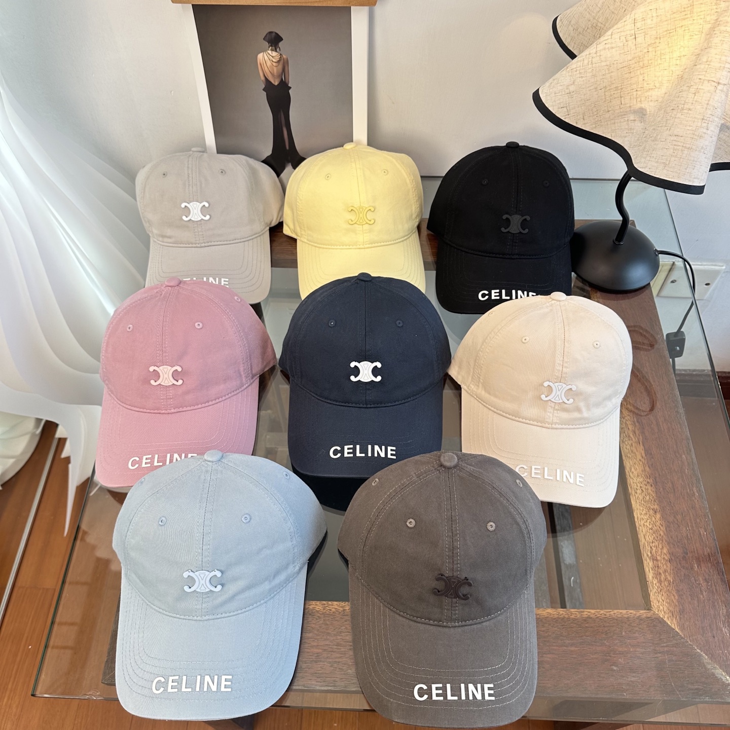 爆款CELINE（赛琳）简约明星同款最新棒球帽，时尚潮流，高端做工！每一个帽子都是用心之作！非一般的品质