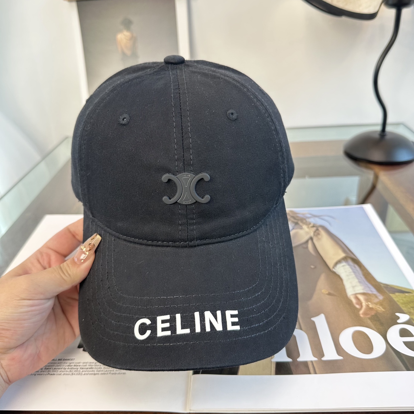 爆款CELINE（赛琳）简约明星同款最新棒球帽，时尚潮流，高端做工！每一个帽子都是用心之作！非一般的品质
