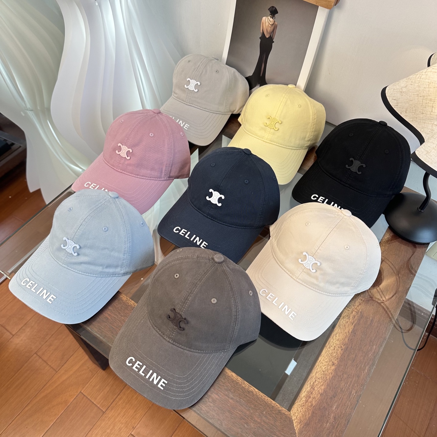 爆款CELINE（赛琳）简约明星同款最新棒球帽，时尚潮流，高端做工！每一个帽子都是用心之作！非一般的品质