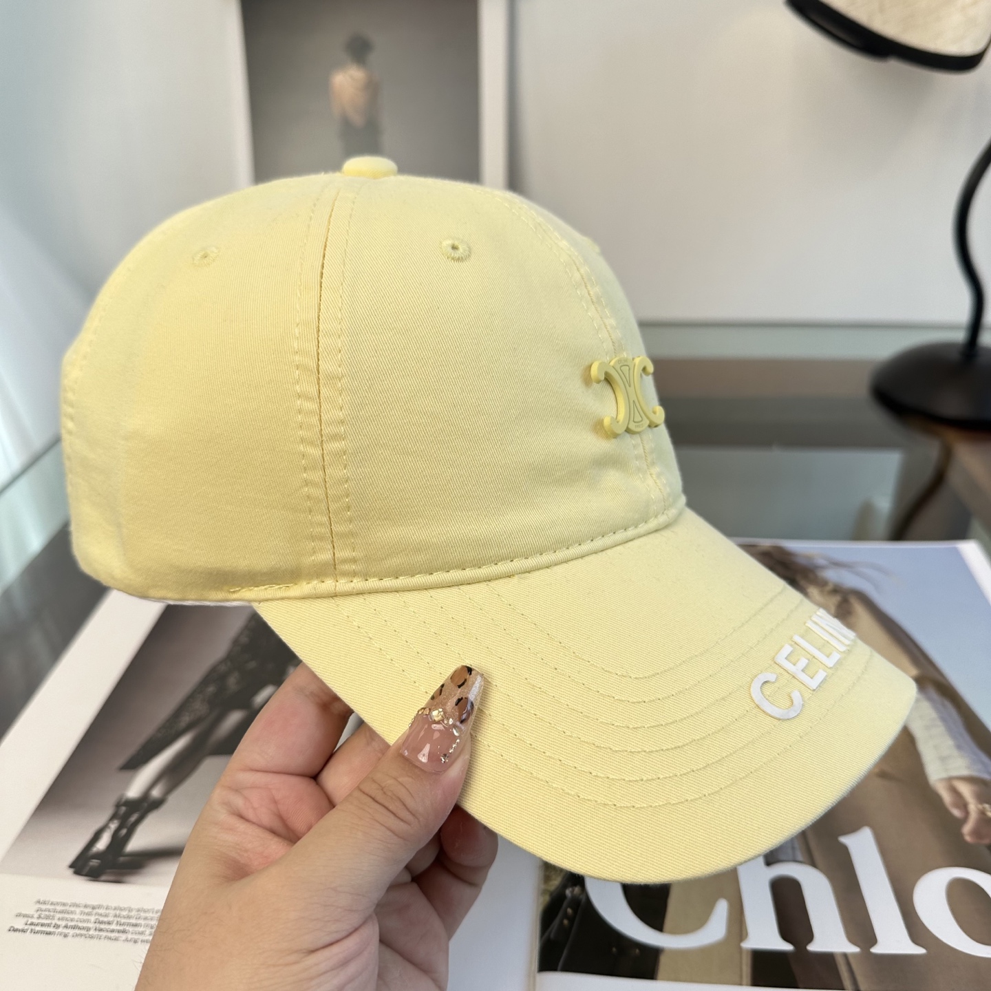 爆款CELINE（赛琳）简约明星同款最新棒球帽，时尚潮流，高端做工！每一个帽子都是用心之作！非一般的品质