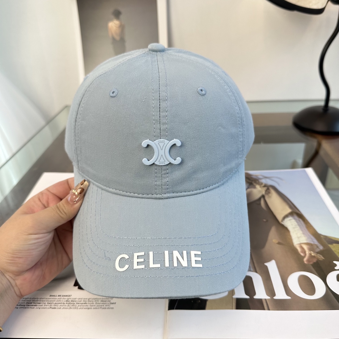 爆款CELINE（赛琳）简约明星同款最新棒球帽，时尚潮流，高端做工！每一个帽子都是用心之作！非一般的品质
