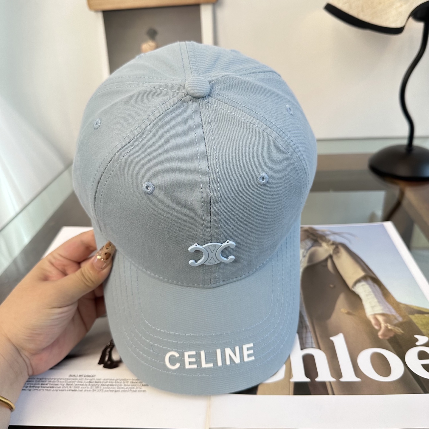 爆款CELINE（赛琳）简约明星同款最新棒球帽，时尚潮流，高端做工！每一个帽子都是用心之作！非一般的品质