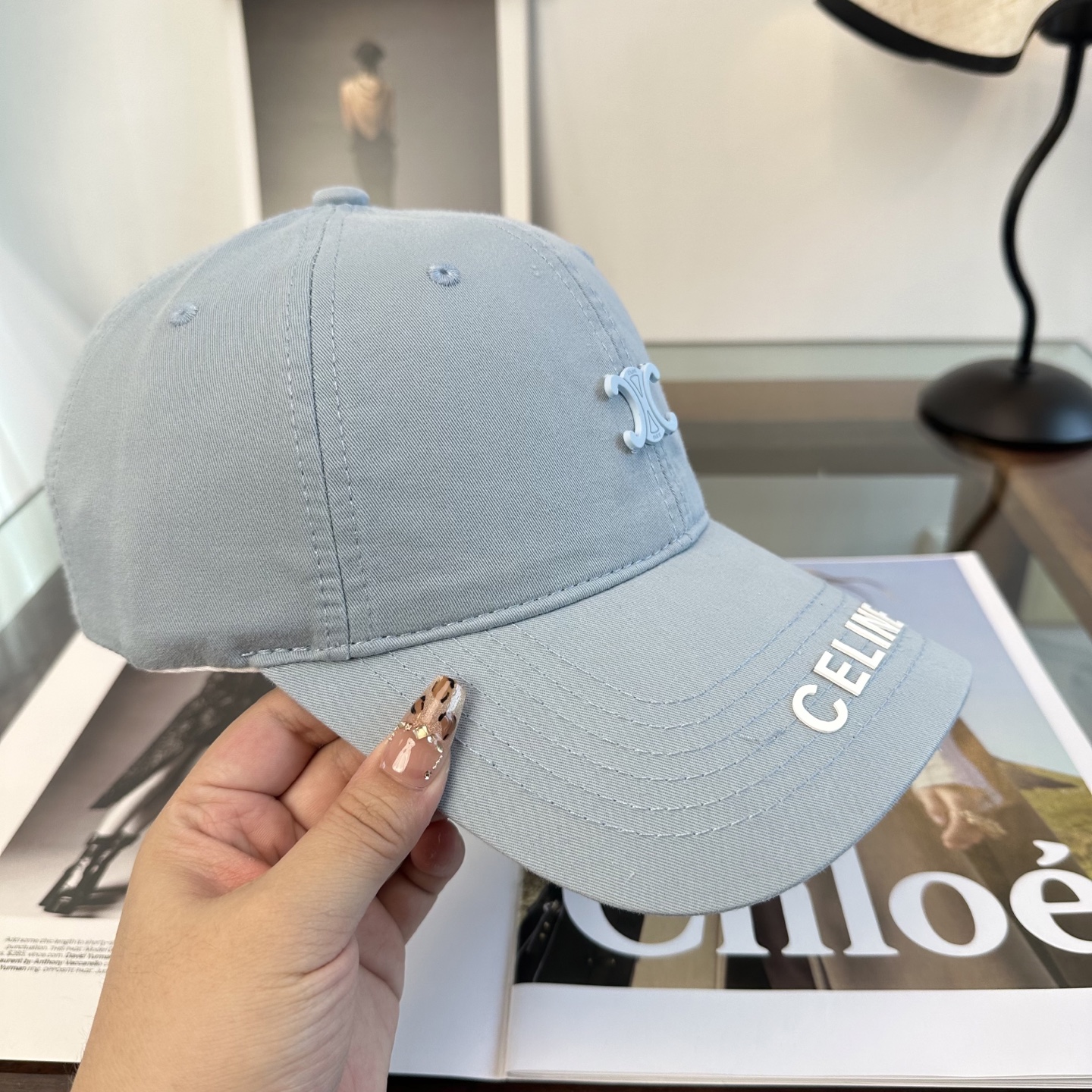 爆款CELINE（赛琳）简约明星同款最新棒球帽，时尚潮流，高端做工！每一个帽子都是用心之作！非一般的品质