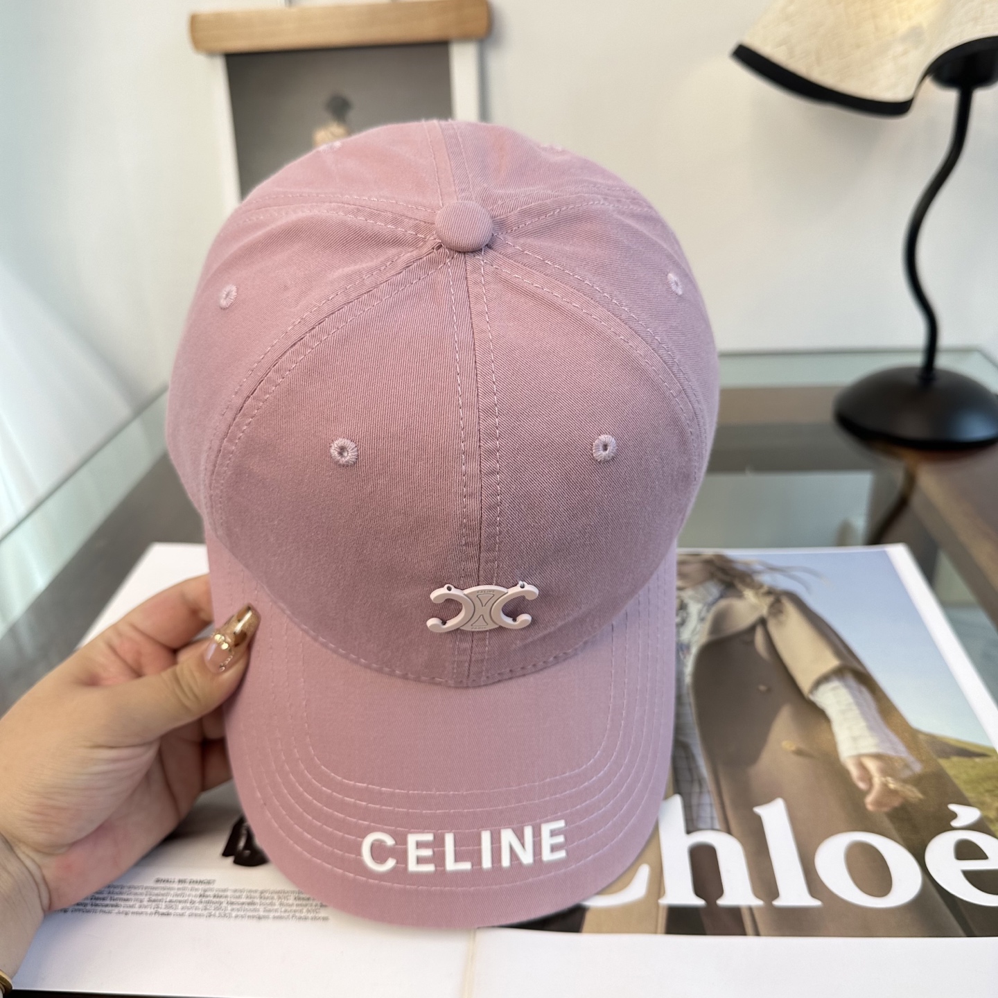 爆款CELINE（赛琳）简约明星同款最新棒球帽，时尚潮流，高端做工！每一个帽子都是用心之作！非一般的品质