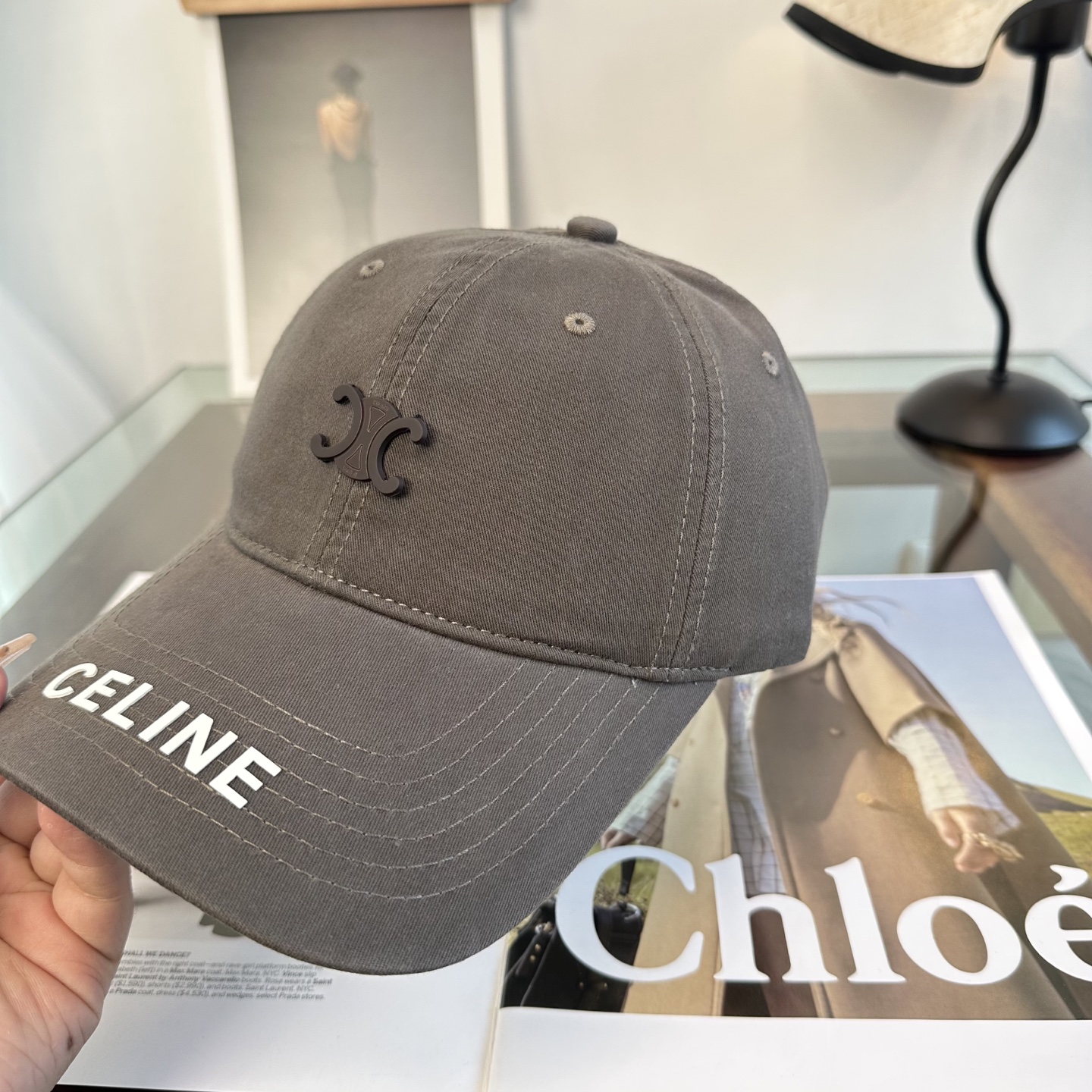 爆款CELINE（赛琳）简约明星同款最新棒球帽，时尚潮流，高端做工！每一个帽子都是用心之作！非一般的品质