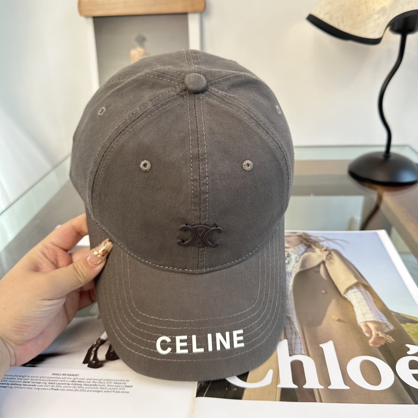 爆款CELINE（赛琳）简约明星同款最新棒球帽，时尚潮流，高端做工！每一个帽子都是用心之作！非一般的品质