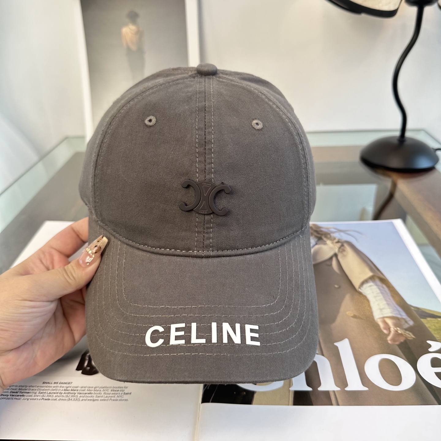 爆款CELINE（赛琳）简约明星同款最新棒球帽，时尚潮流，高端做工！每一个帽子都是用心之作！非一般的品质