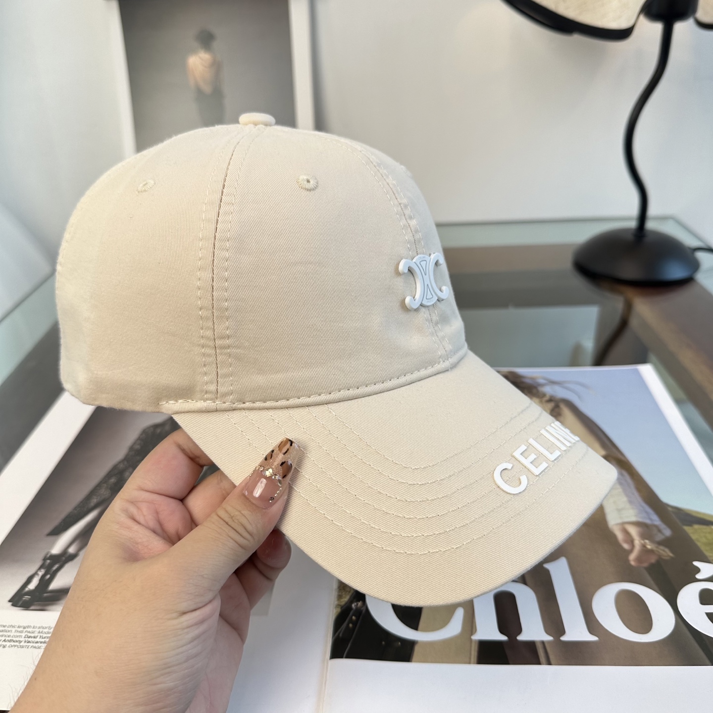 爆款CELINE（赛琳）简约明星同款最新棒球帽，时尚潮流，高端做工！每一个帽子都是用心之作！非一般的品质