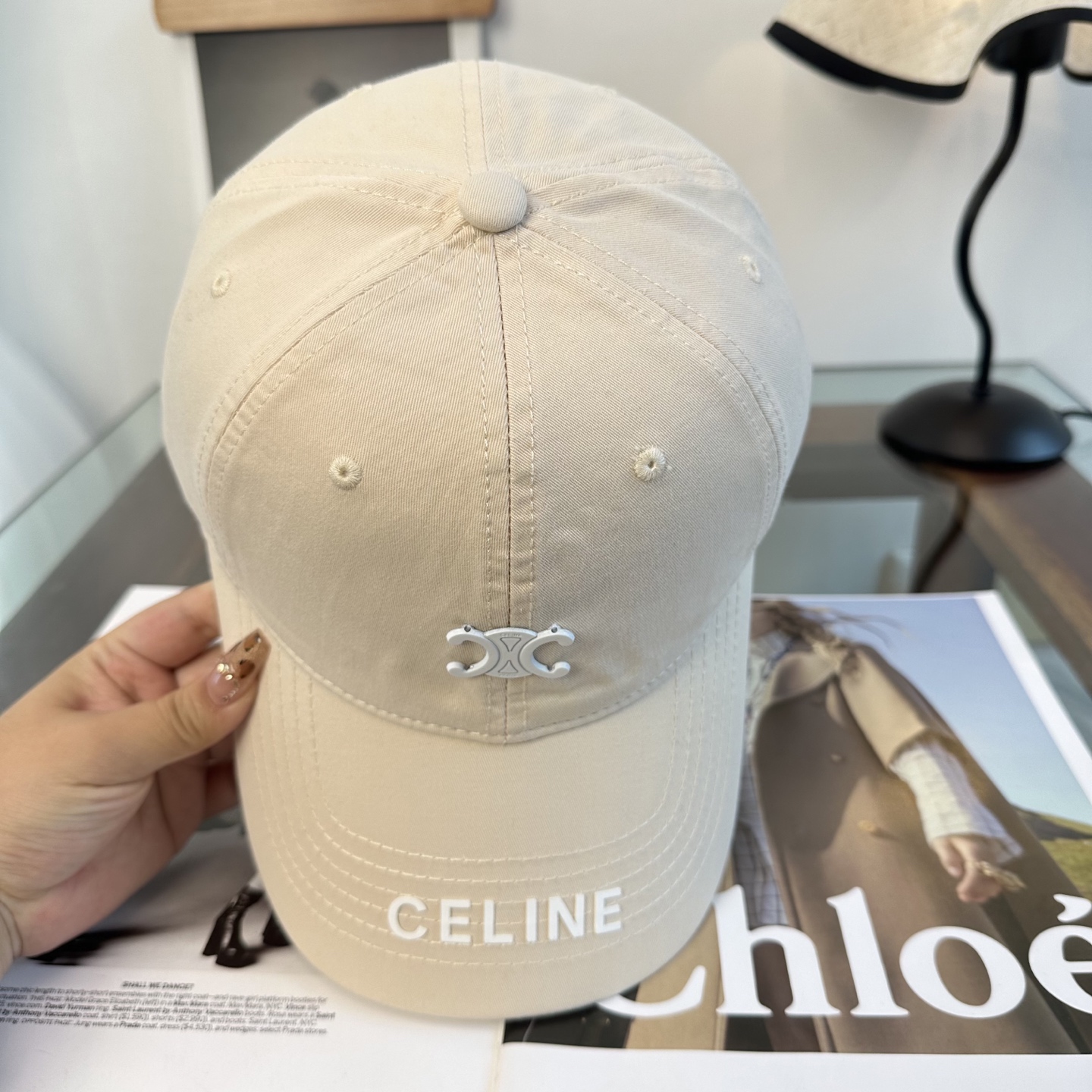 爆款CELINE（赛琳）简约明星同款最新棒球帽，时尚潮流，高端做工！每一个帽子都是用心之作！非一般的品质