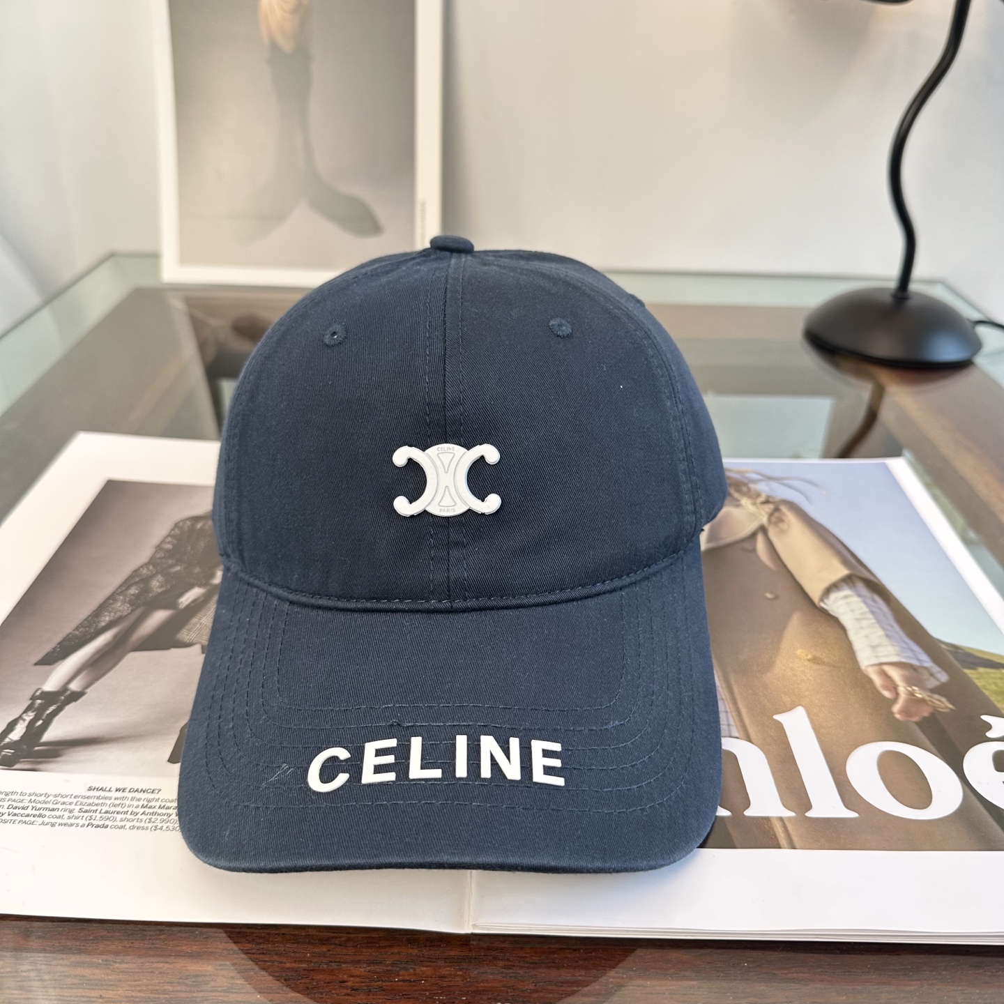 爆款CELINE（赛琳）简约明星同款最新棒球帽，时尚潮流，高端做工！每一个帽子都是用心之作！非一般的品质