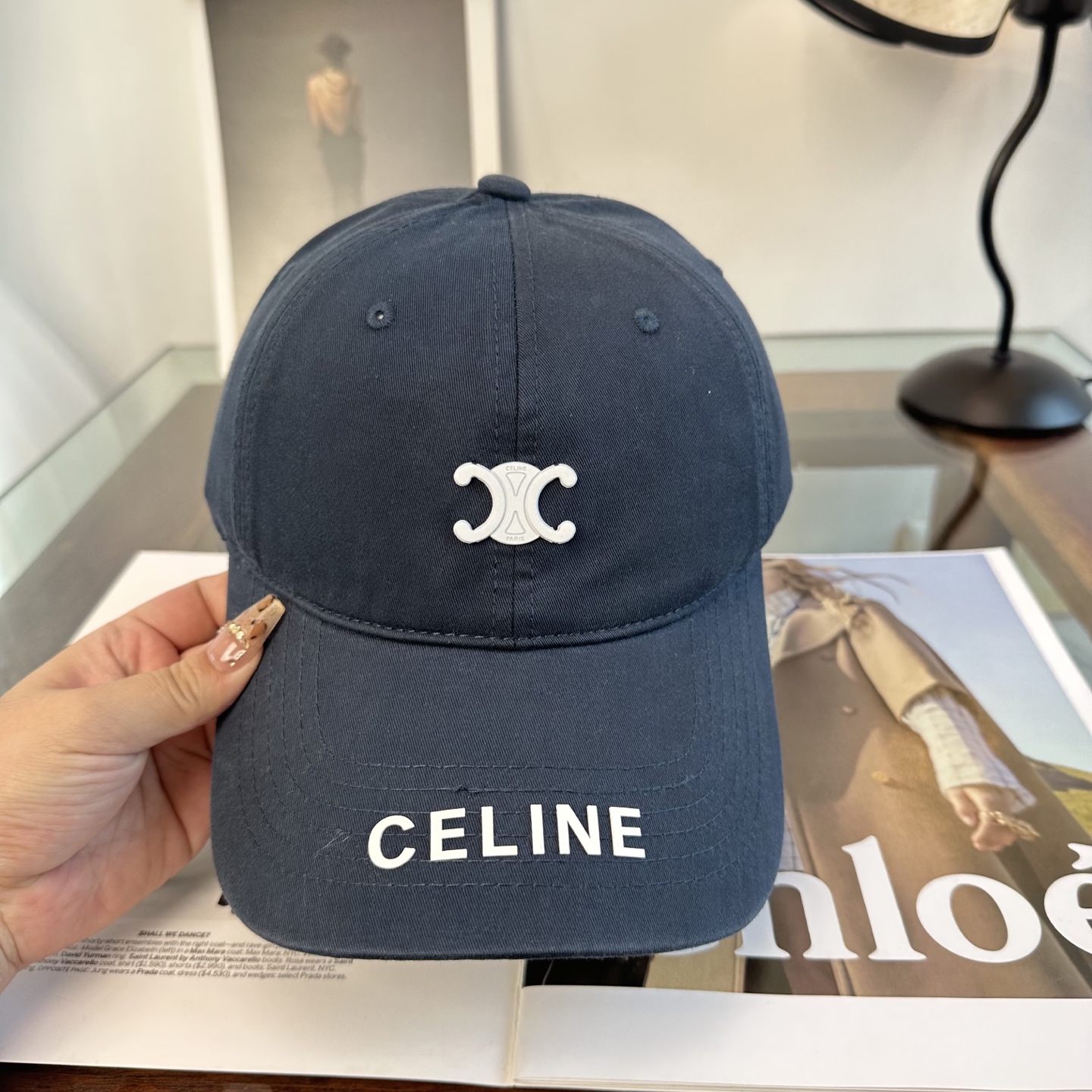 爆款CELINE（赛琳）简约明星同款最新棒球帽，时尚潮流，高端做工！每一个帽子都是用心之作！非一般的品质