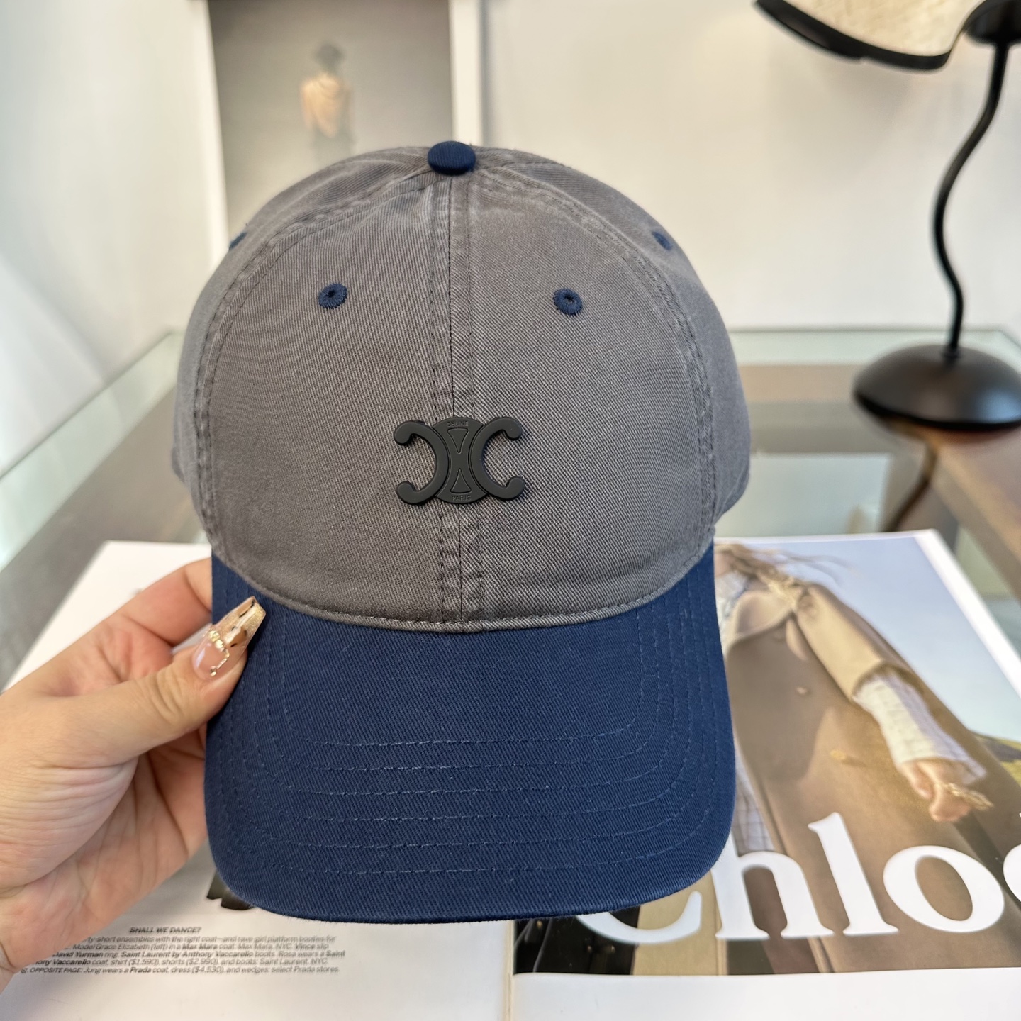 爆款CELINE（赛琳）简约明星同款最新棒球帽，时尚潮流，高端做工！每一个帽子都是用心之作！非一般的品质