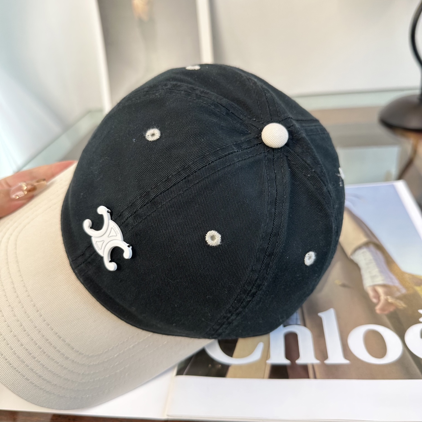 爆款CELINE（赛琳）简约明星同款最新棒球帽，时尚潮流，高端做工！每一个帽子都是用心之作！非一般的品质