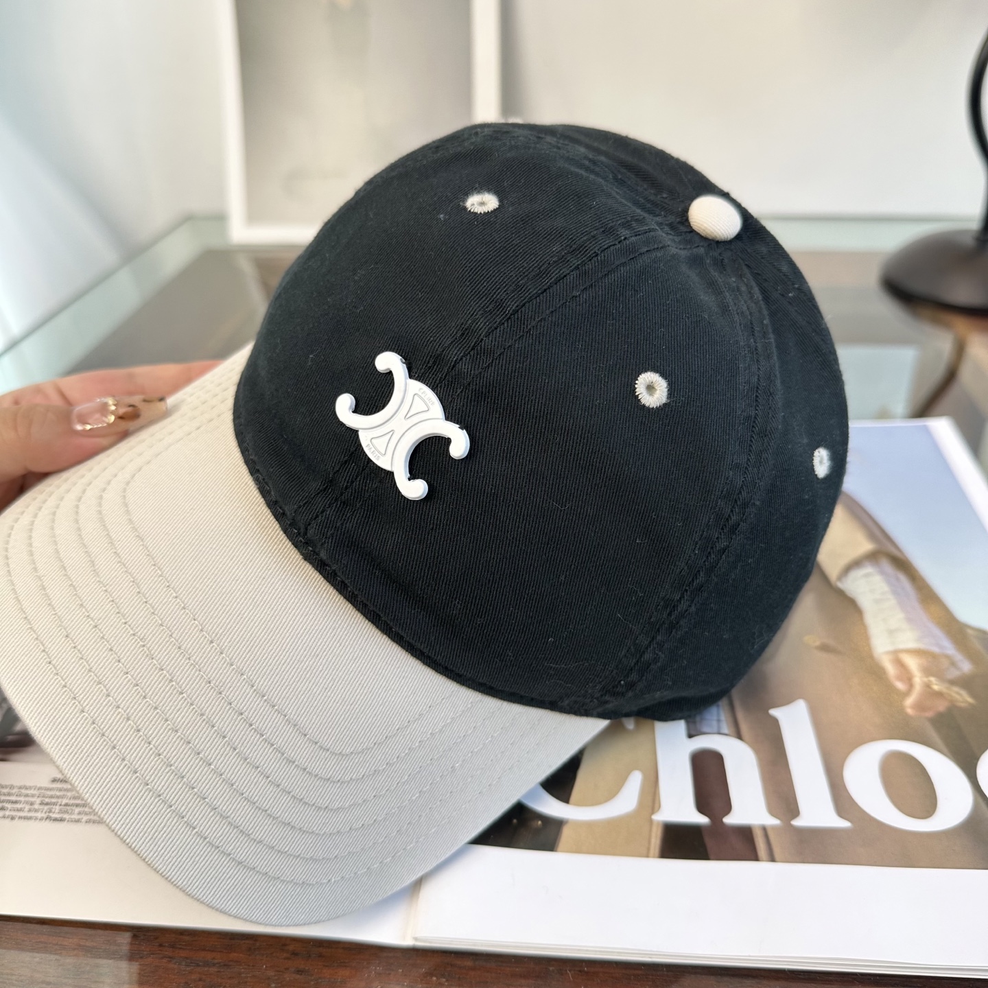 爆款CELINE（赛琳）简约明星同款最新棒球帽，时尚潮流，高端做工！每一个帽子都是用心之作！非一般的品质