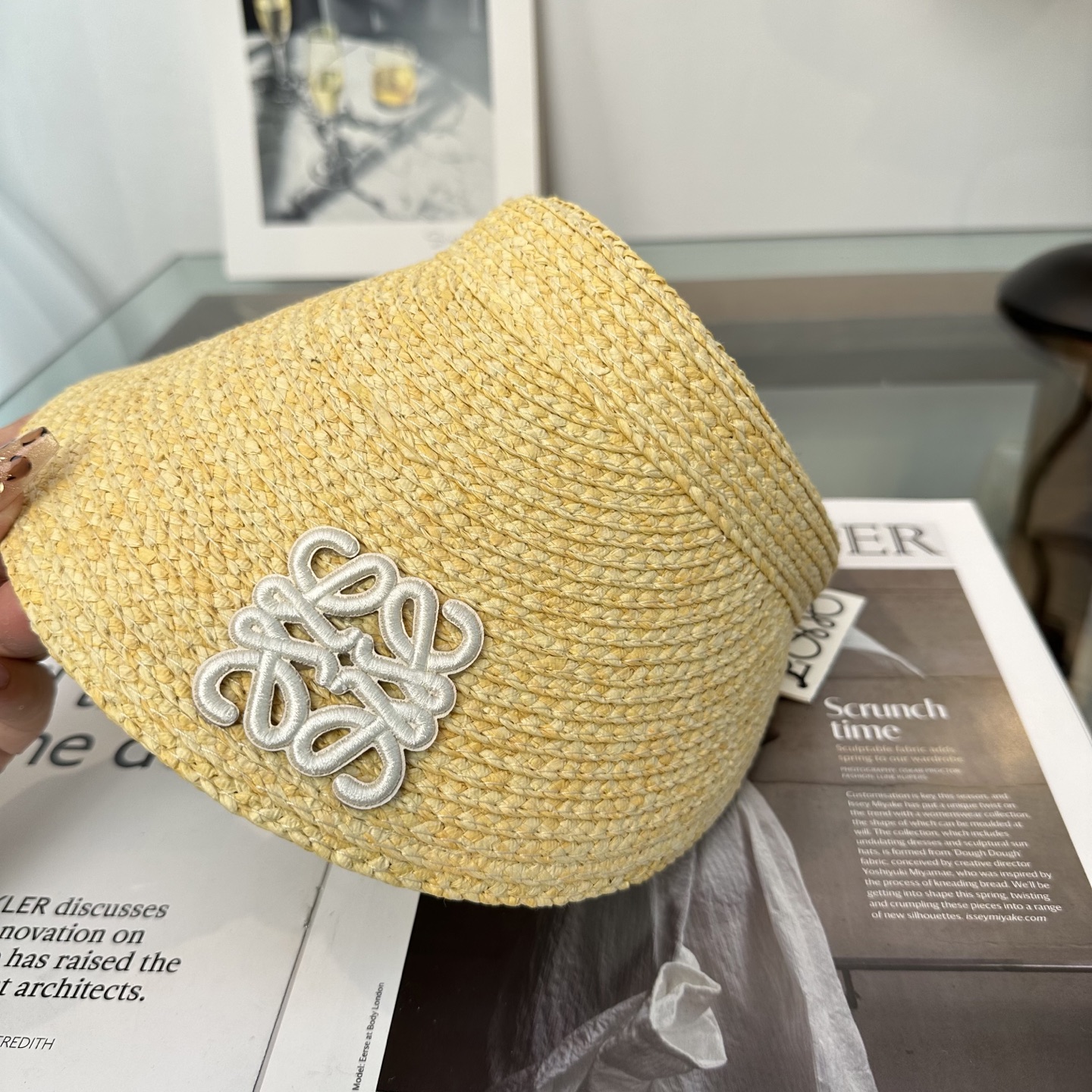 LOEWE 罗意威 2026春夏新款空顶帽，超甜超乖的小空顶🔝，细节和质感都拿捏得很完美！缤纷整个夏天