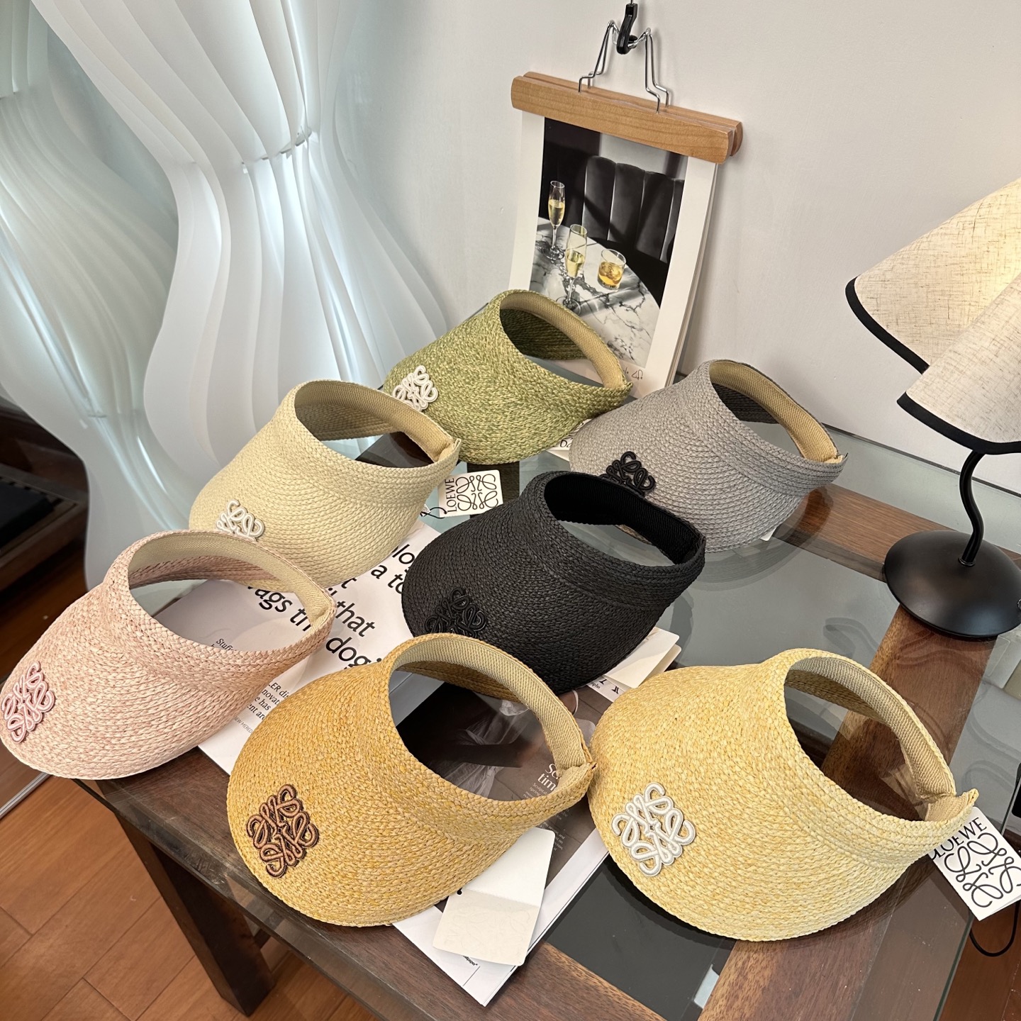 LOEWE 罗意威 2026春夏新款空顶帽，超甜超乖的小空顶🔝，细节和质感都拿捏得很完美！缤纷整个夏天
