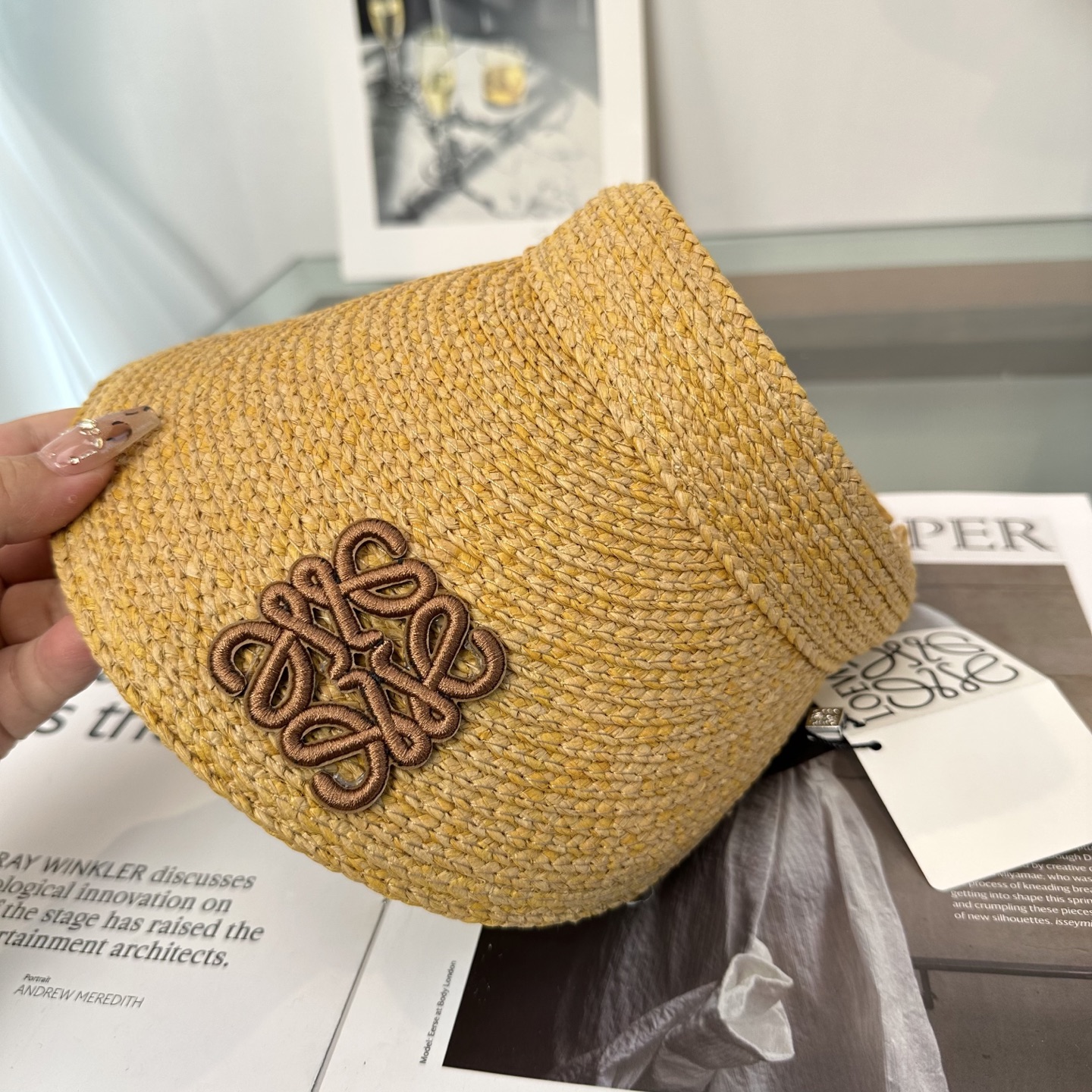 LOEWE 罗意威 2026春夏新款空顶帽，超甜超乖的小空顶🔝，细节和质感都拿捏得很完美！缤纷整个夏天