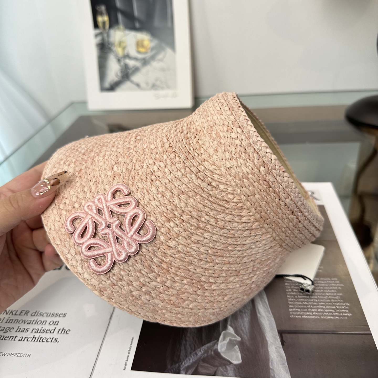 LOEWE 罗意威 2026春夏新款空顶帽，超甜超乖的小空顶🔝，细节和质感都拿捏得很完美！缤纷整个夏天