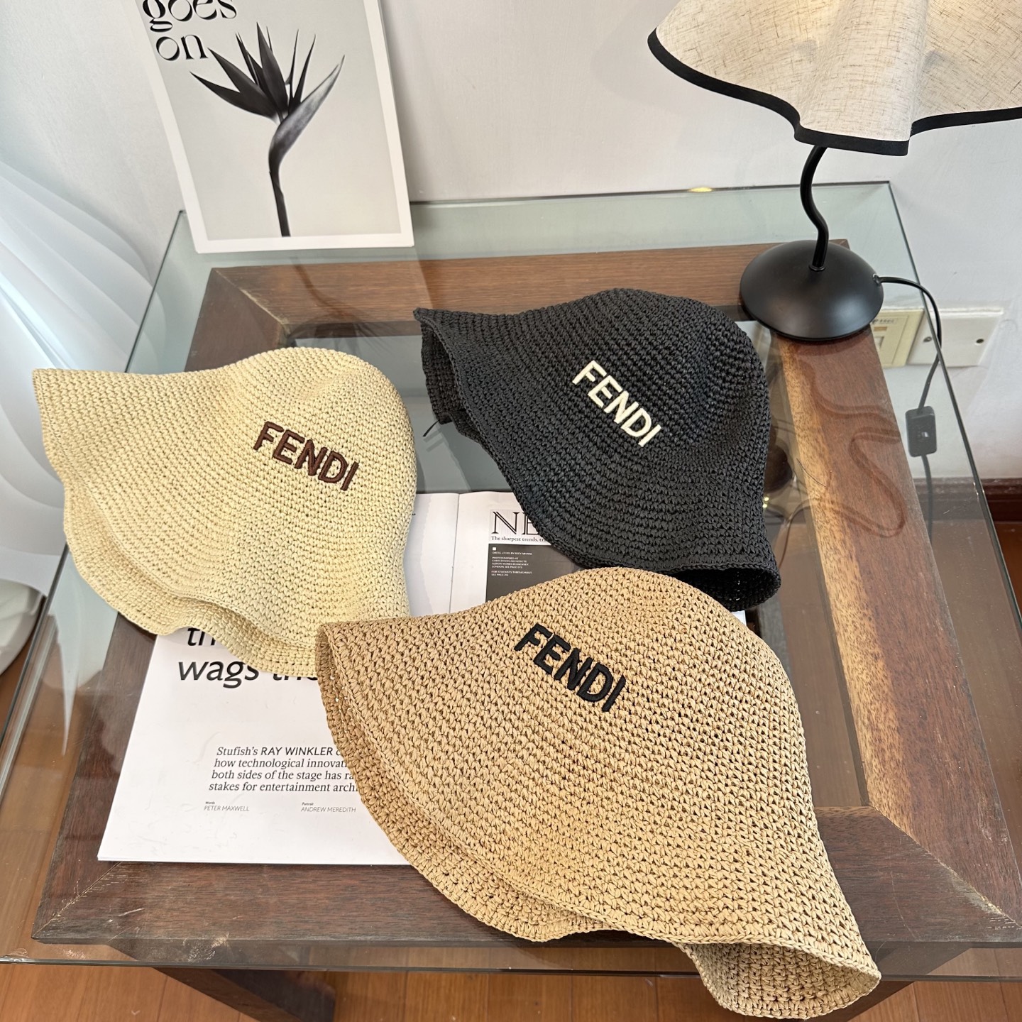FENDI芬迪 新款拉菲草帽，纯手工钩织，产量极少，重工打造，专柜同款，头围57cm