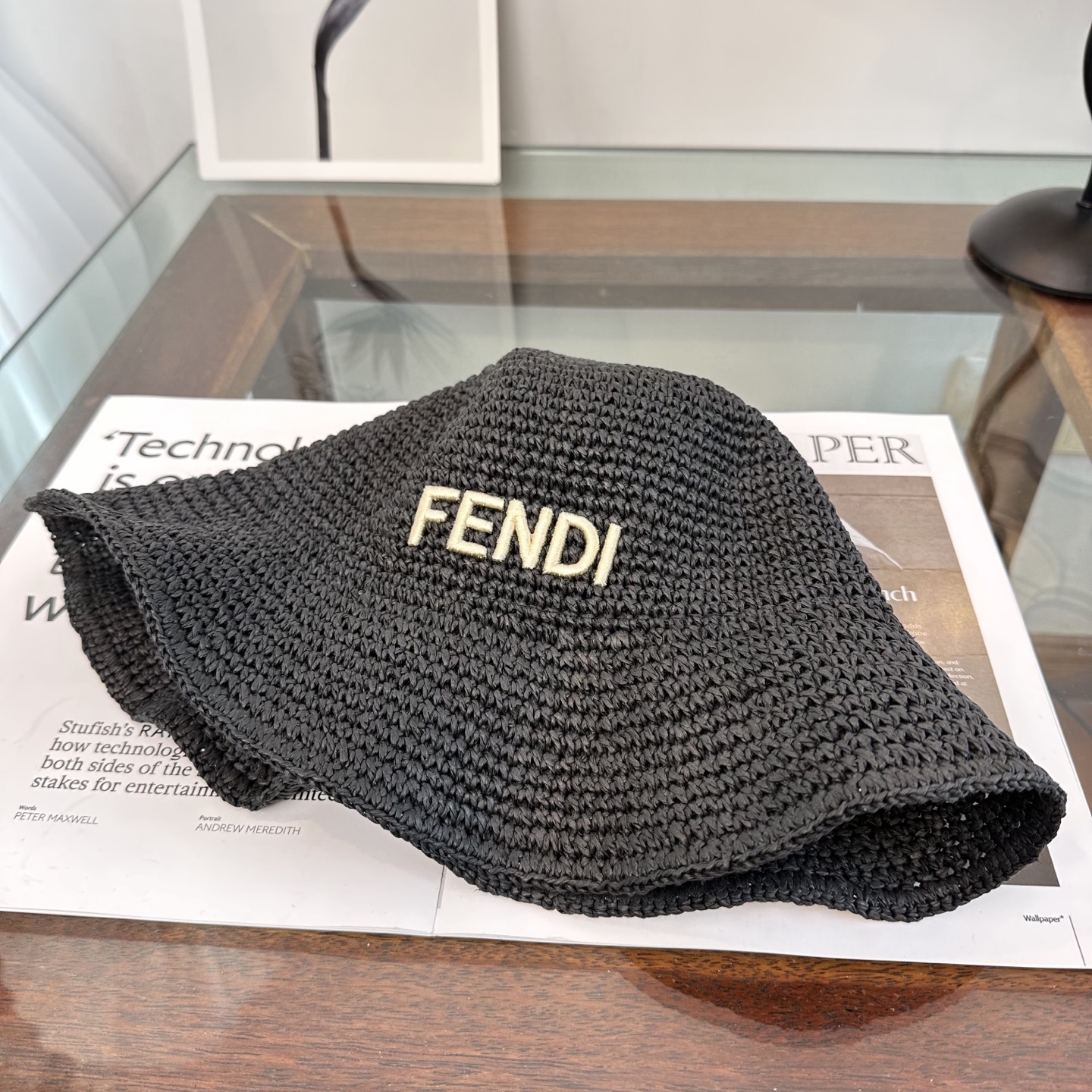 FENDI芬迪 新款拉菲草帽，纯手工钩织，产量极少，重工打造，专柜同款，头围57cm