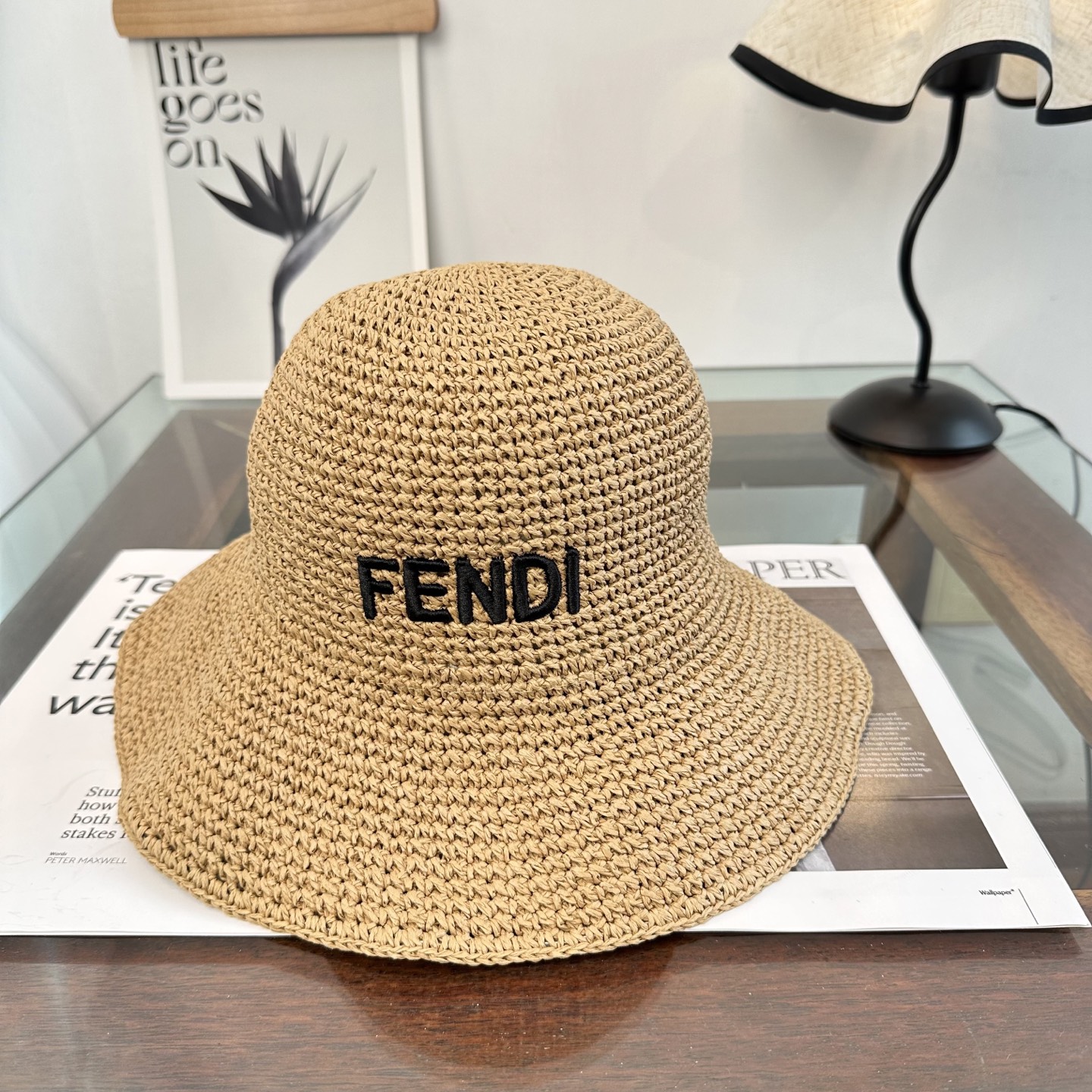 FENDI芬迪 新款拉菲草帽，纯手工钩织，产量极少，重工打造，专柜同款，头围57cm