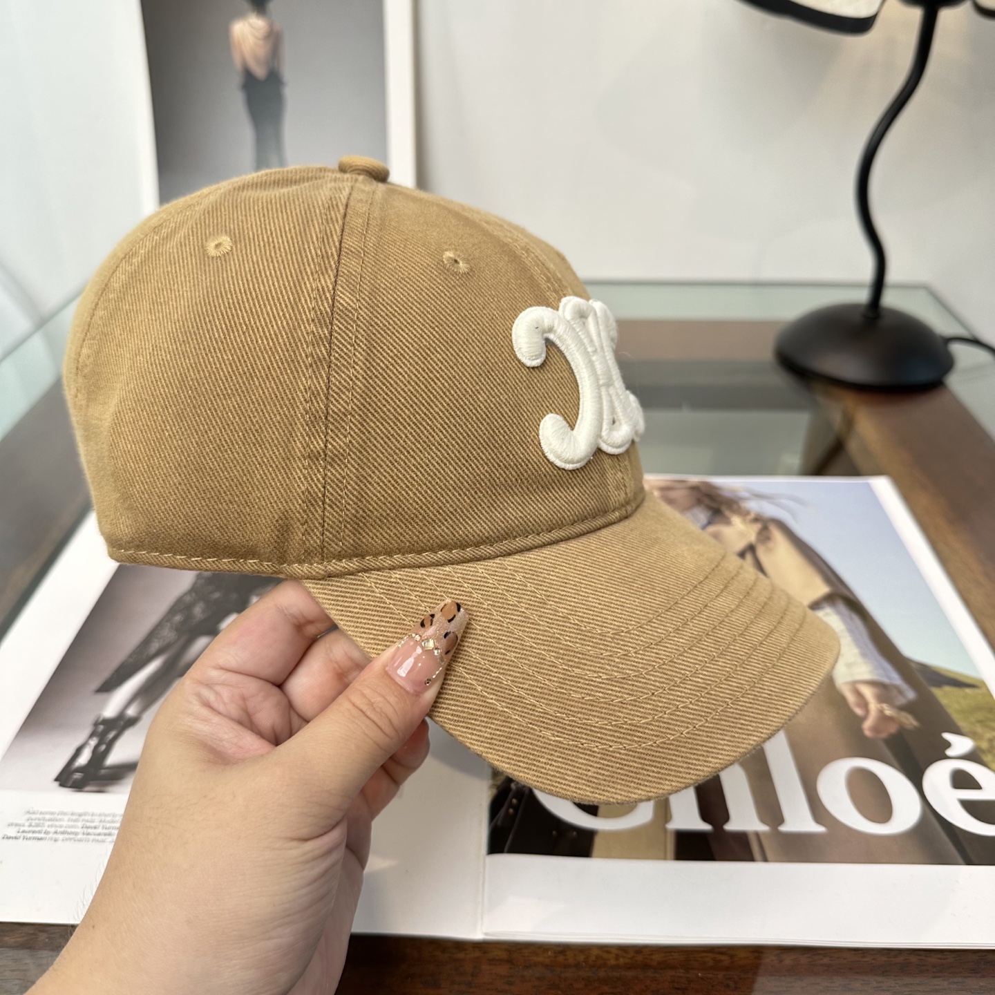 爆款CELINE（赛琳）简约明星同款最新棒球帽，时尚潮流，高端做工！每一个帽子都是用心之作！非一般的品质