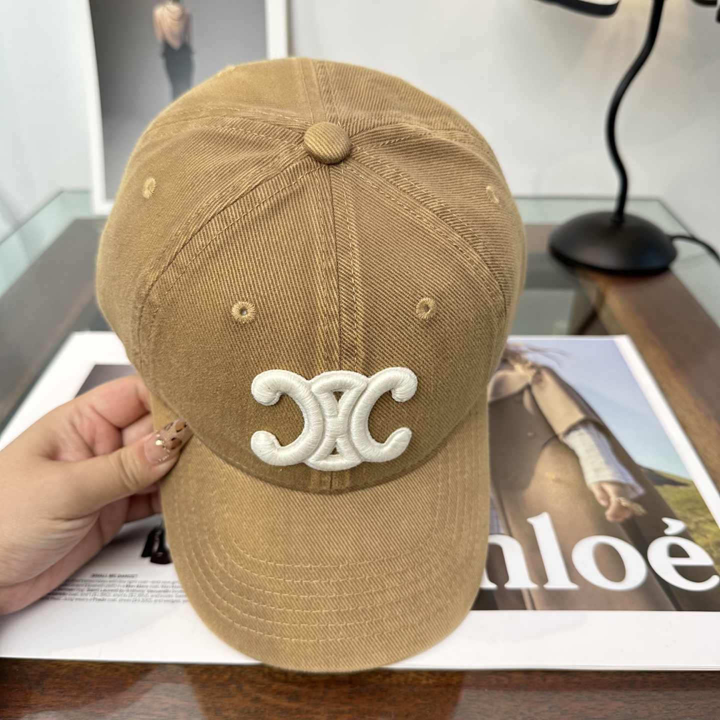 爆款CELINE（赛琳）简约明星同款最新棒球帽，时尚潮流，高端做工！每一个帽子都是用心之作！非一般的品质
