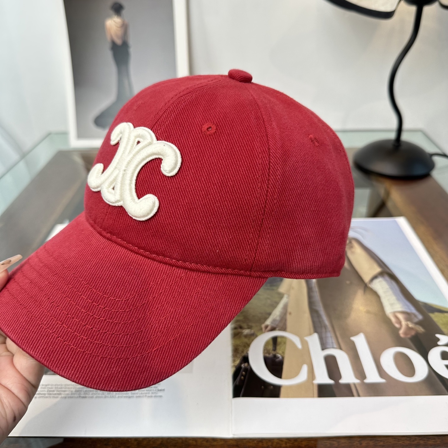 爆款CELINE（赛琳）简约明星同款最新棒球帽，时尚潮流，高端做工！每一个帽子都是用心之作！非一般的品质
