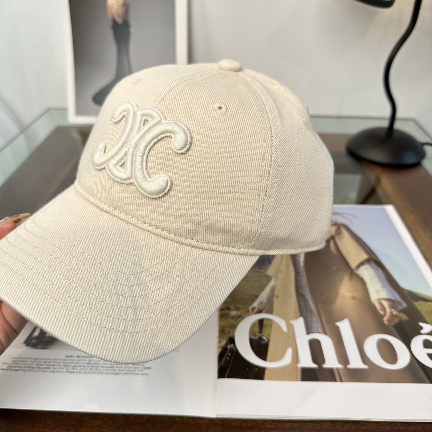 爆款CELINE（赛琳）简约明星同款最新棒球帽，时尚潮流，高端做工！每一个帽子都是用心之作！非一般的品质