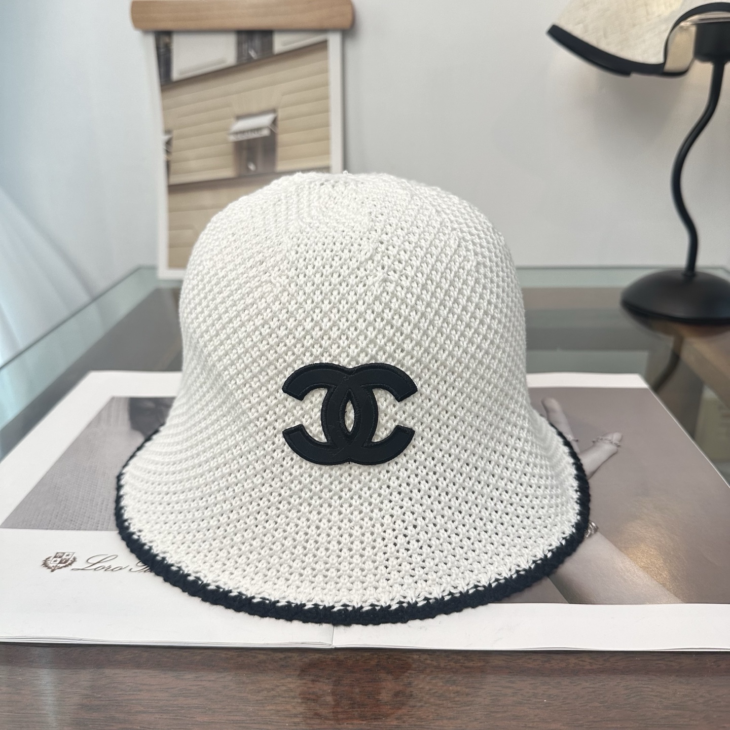 Chanel 渔夫帽 让兼顾时尚和遮阳的简约桶帽出游拍照📷拗造型必备敲显脸小