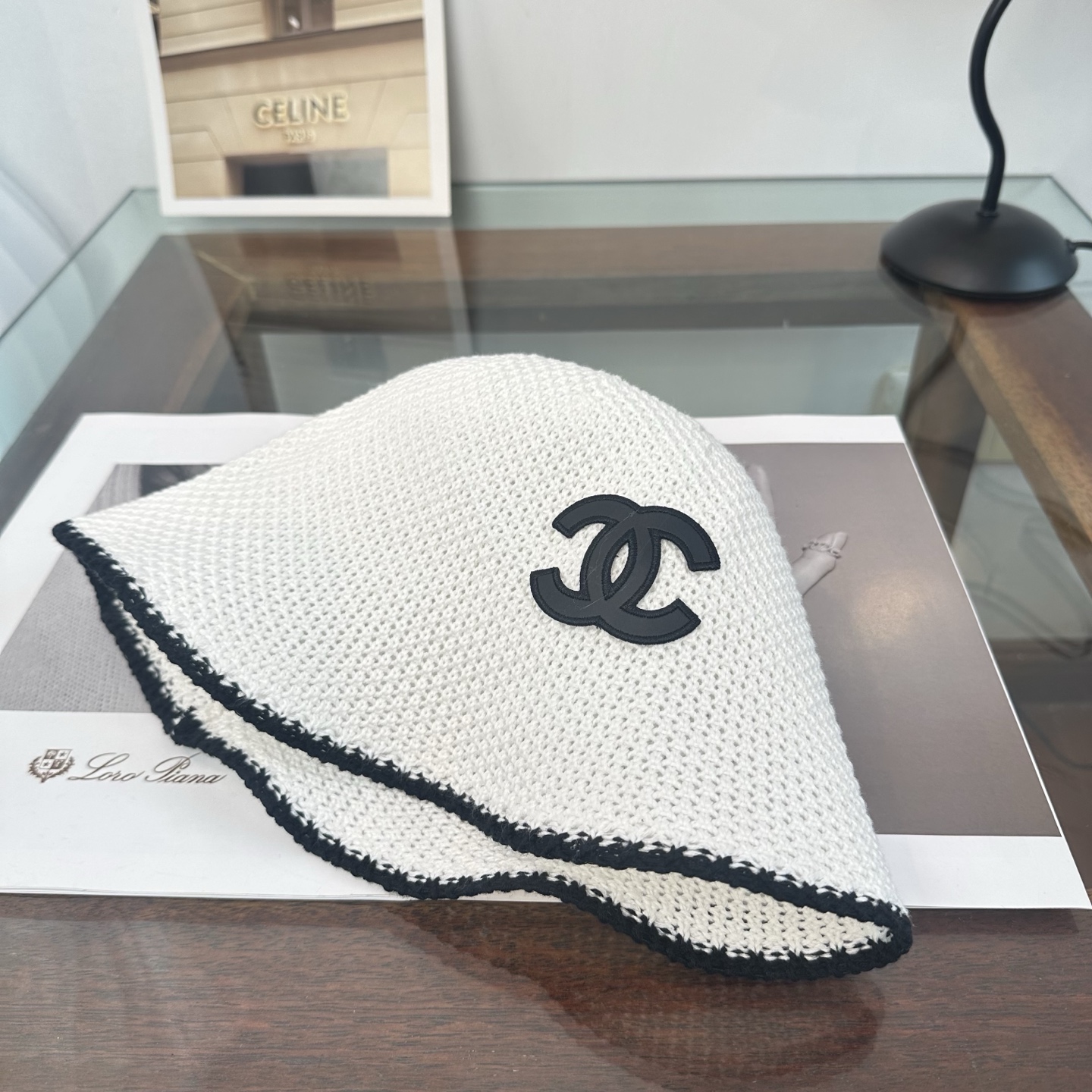 Chanel 渔夫帽 让兼顾时尚和遮阳的简约桶帽出游拍照📷拗造型必备敲显脸小