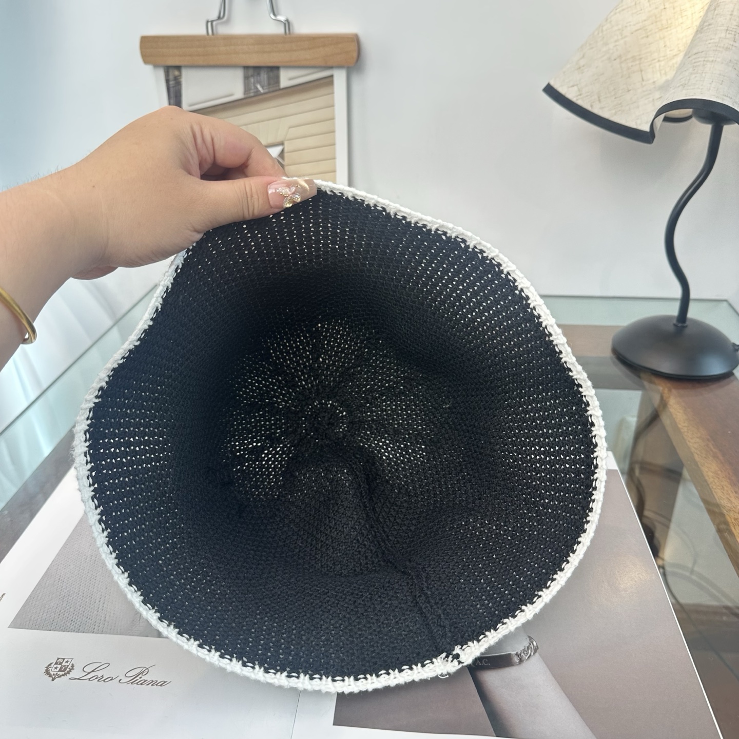 Chanel 渔夫帽 让兼顾时尚和遮阳的简约桶帽出游拍照📷拗造型必备敲显脸小