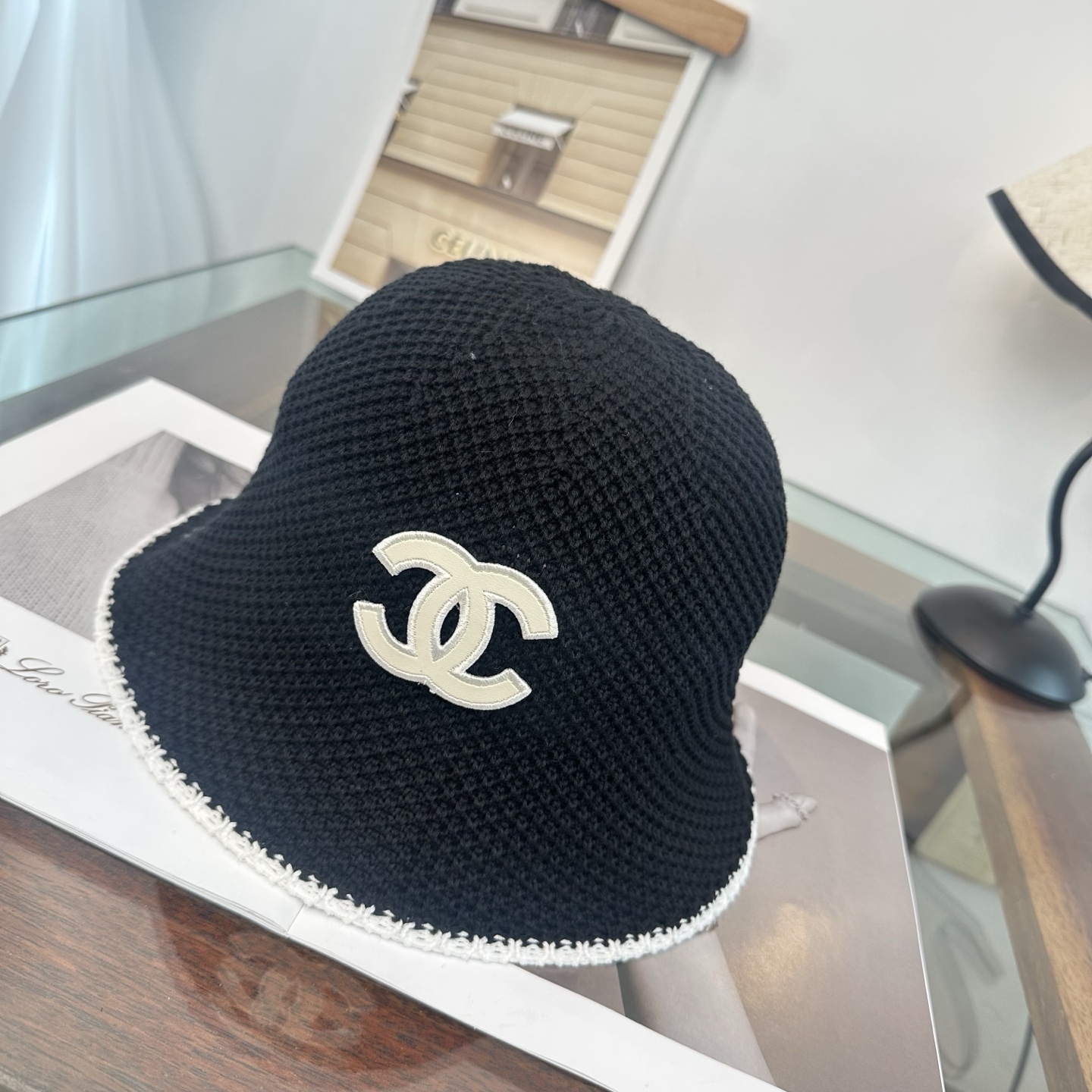 Chanel 渔夫帽 让兼顾时尚和遮阳的简约桶帽出游拍照📷拗造型必备敲显脸小
