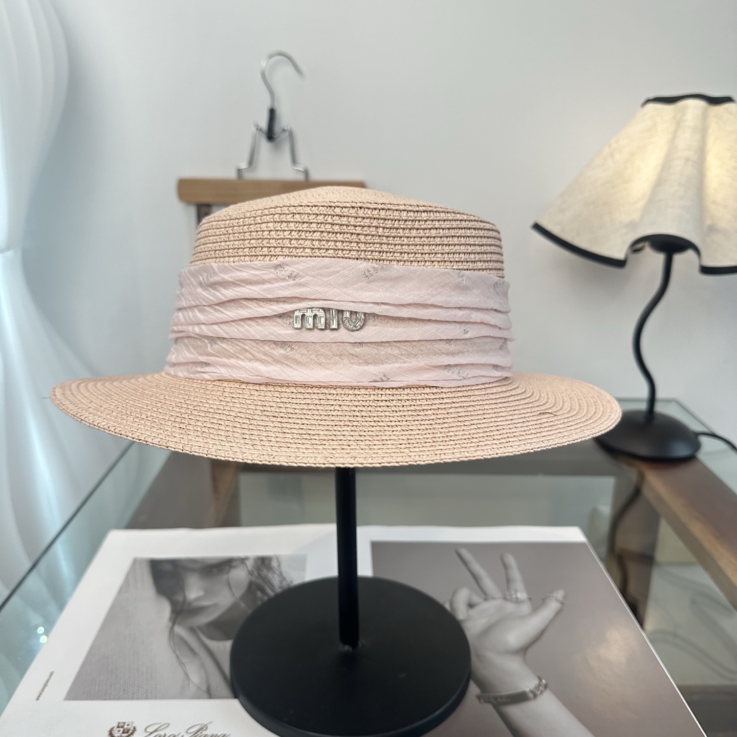 miumiu缪缪 2026新款平顶草帽 夏天海边首选～新款材质编织而成～质感满分💯