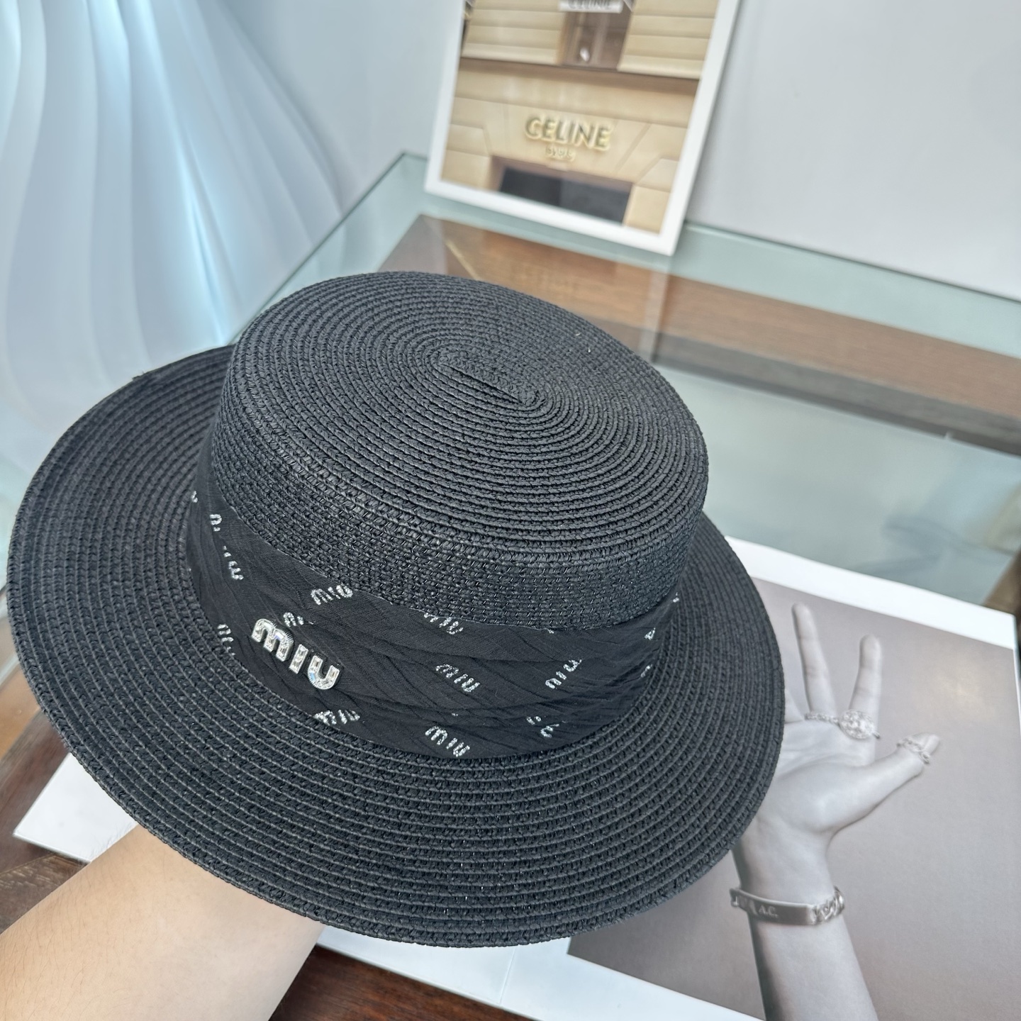 miumiu缪缪 2026新款平顶草帽 夏天海边首选～新款材质编织而成～质感满分💯