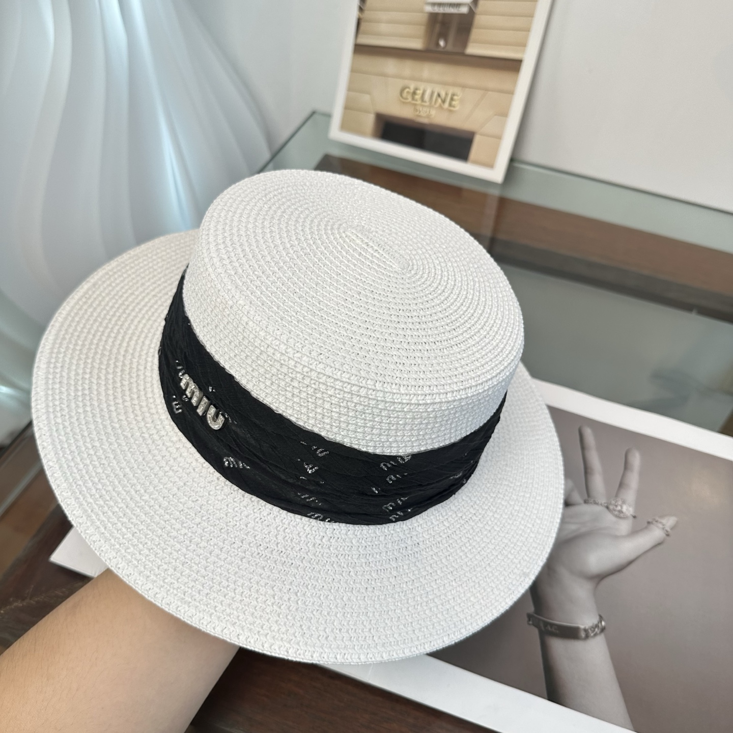 miumiu缪缪 2026新款平顶草帽 夏天海边首选～新款材质编织而成～质感满分💯