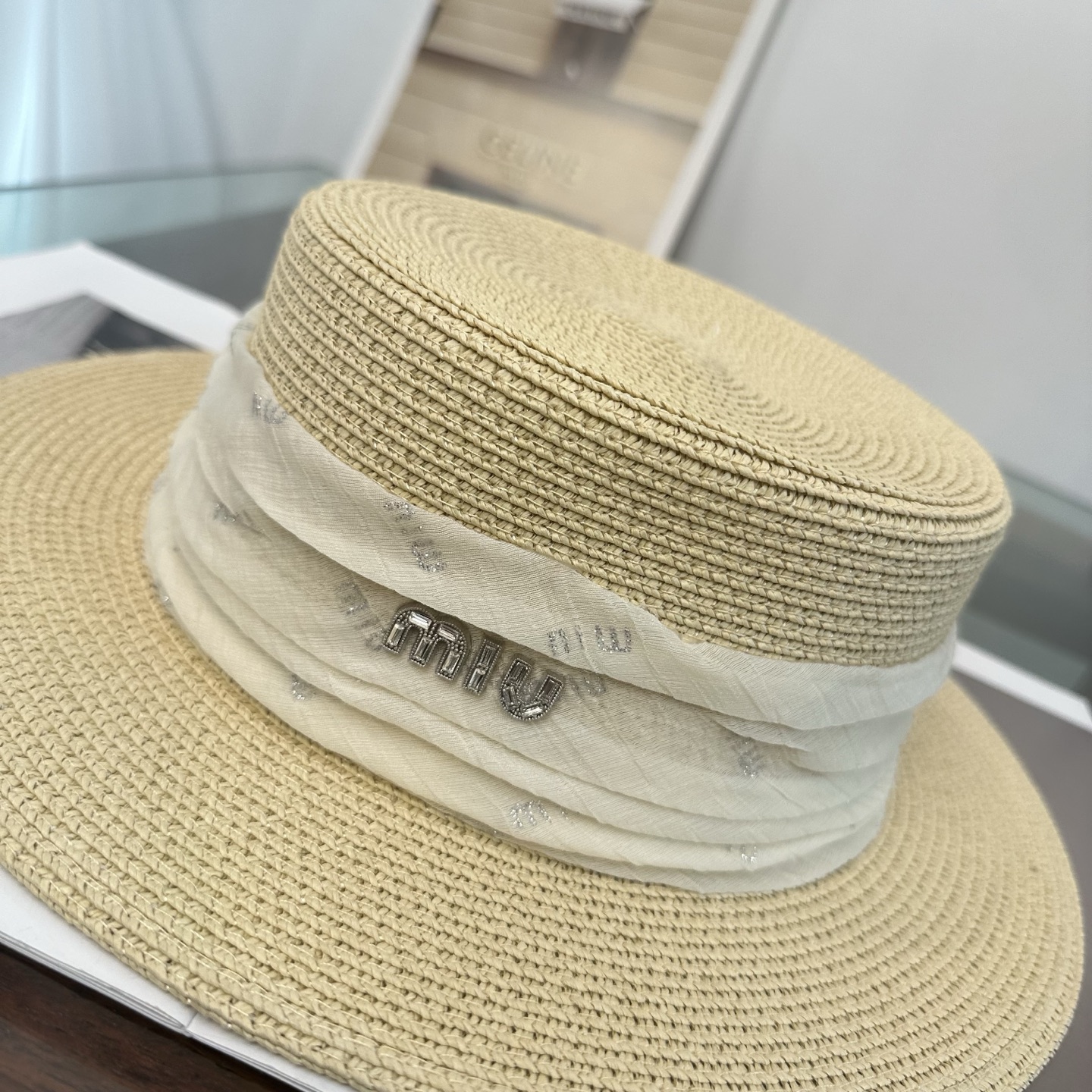 miumiu缪缪 2026新款平顶草帽 夏天海边首选～新款材质编织而成～质感满分💯