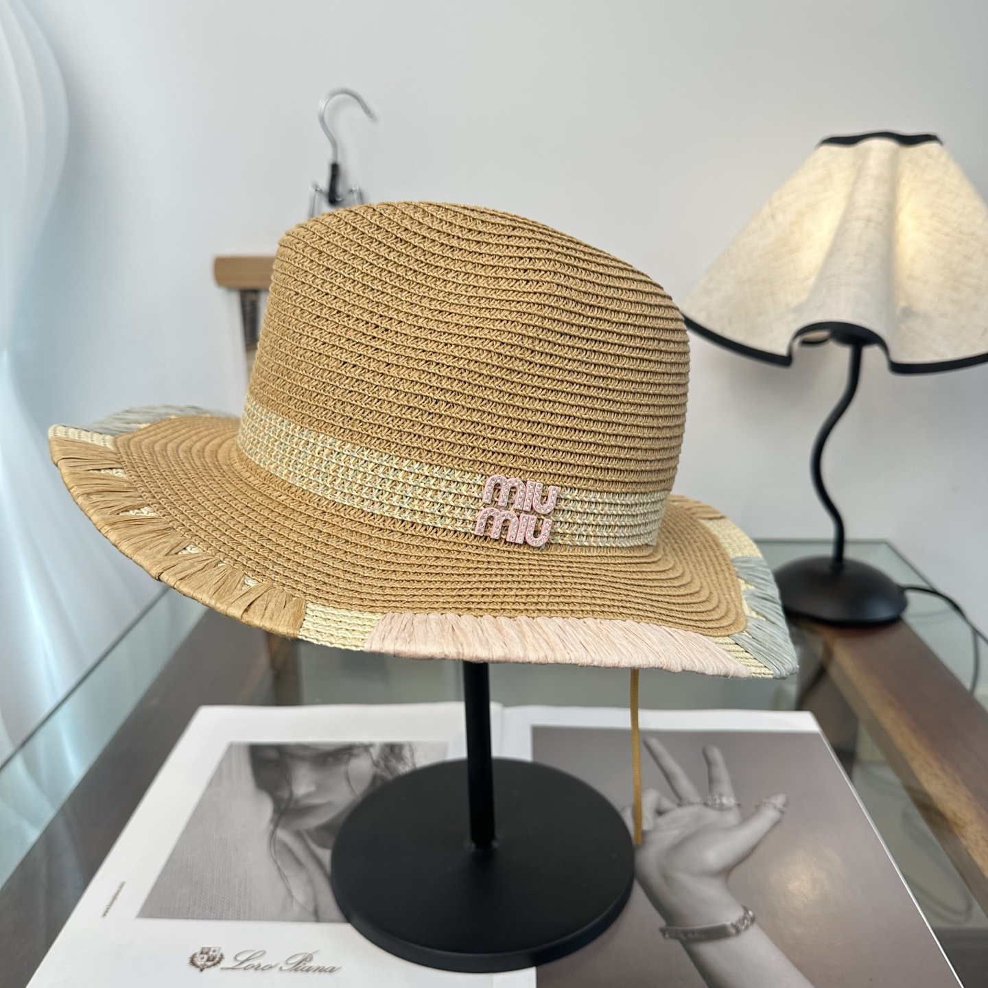 miumiu缪缪 2026新款平顶草帽 夏天海边首选～新款材质编织而成～质感满分💯