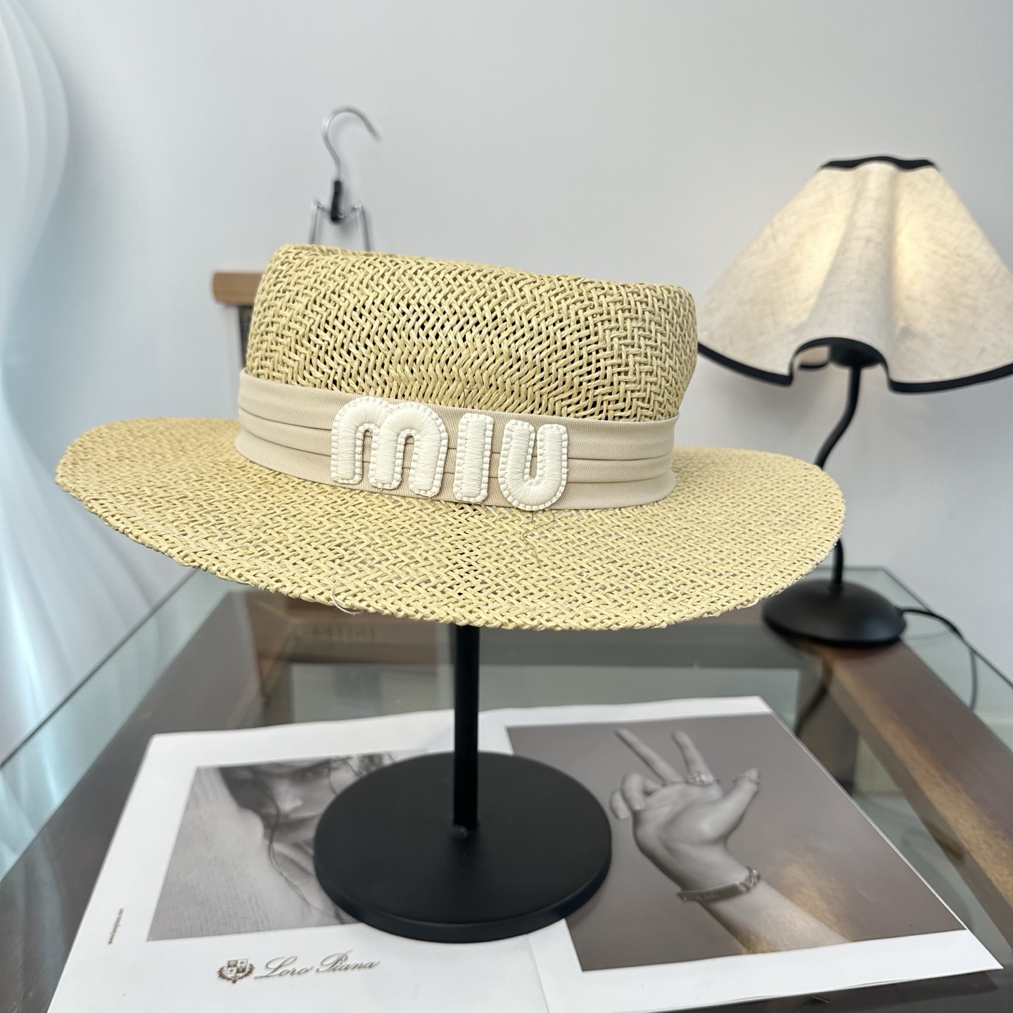 miumiu缪缪 2026新款平顶草帽 夏天海边首选～新款材质编织而成～质感满分💯
