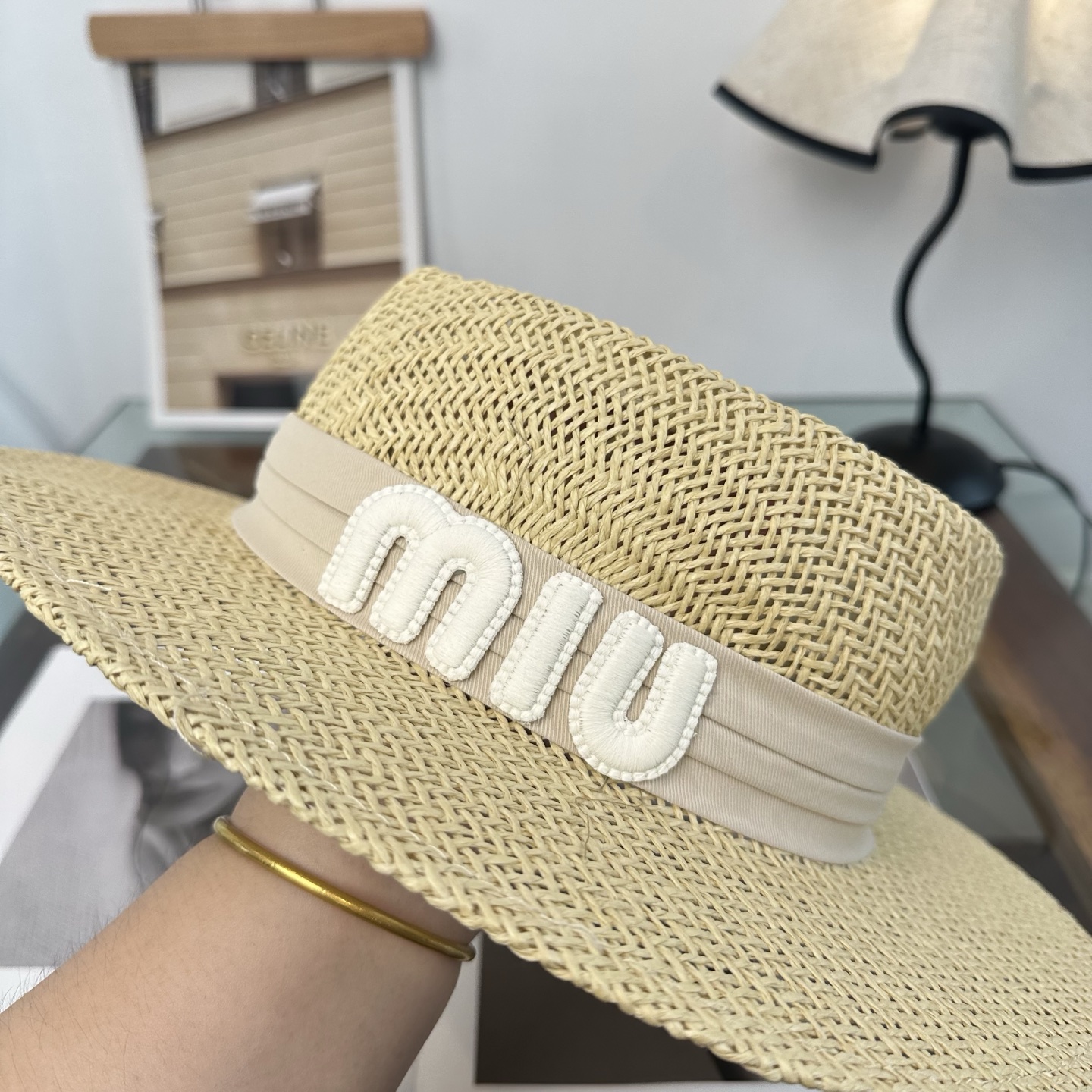 miumiu缪缪 2026新款平顶草帽 夏天海边首选～新款材质编织而成～质感满分💯