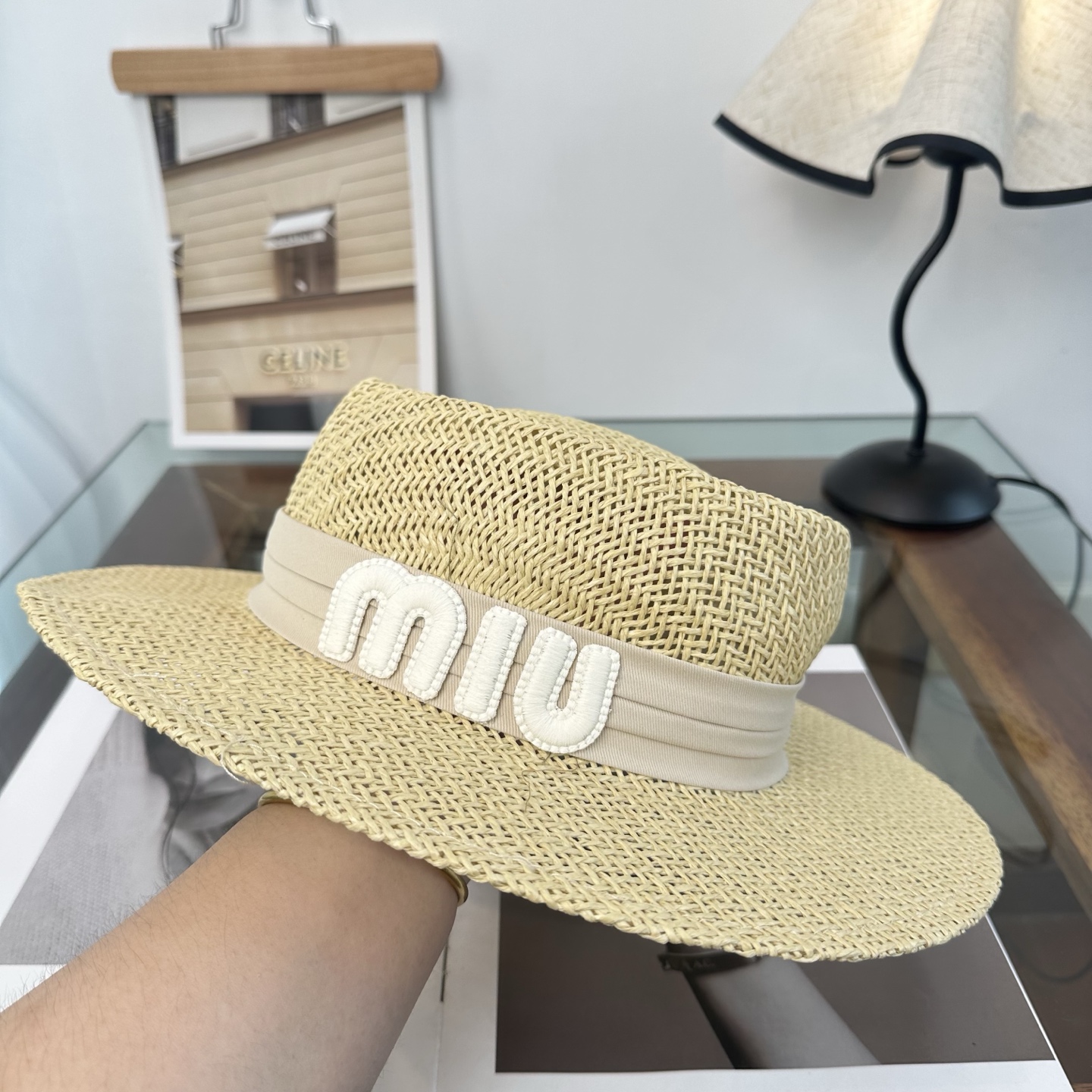miumiu缪缪 2026新款平顶草帽 夏天海边首选～新款材质编织而成～质感满分💯