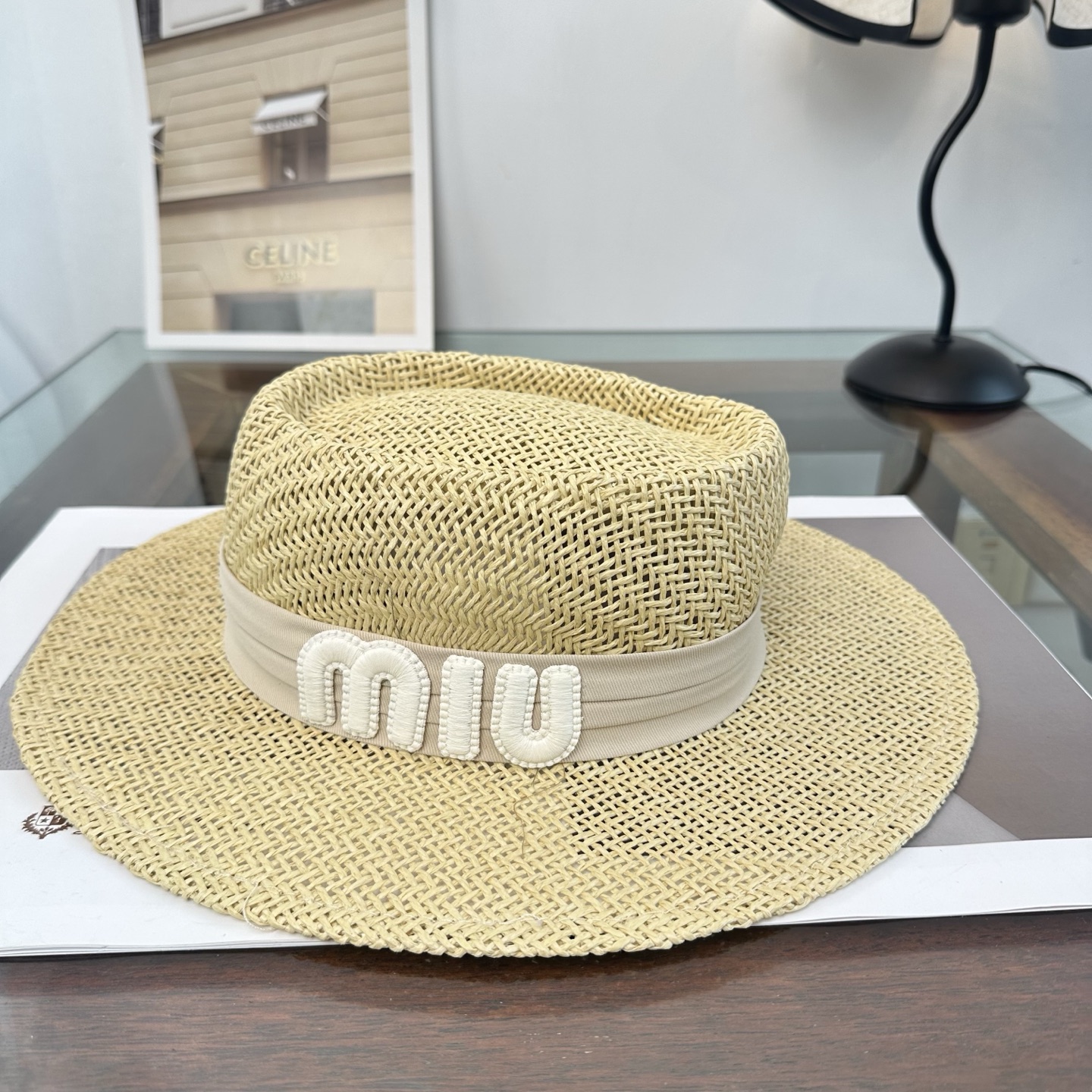 miumiu缪缪 2026新款平顶草帽 夏天海边首选～新款材质编织而成～质感满分💯