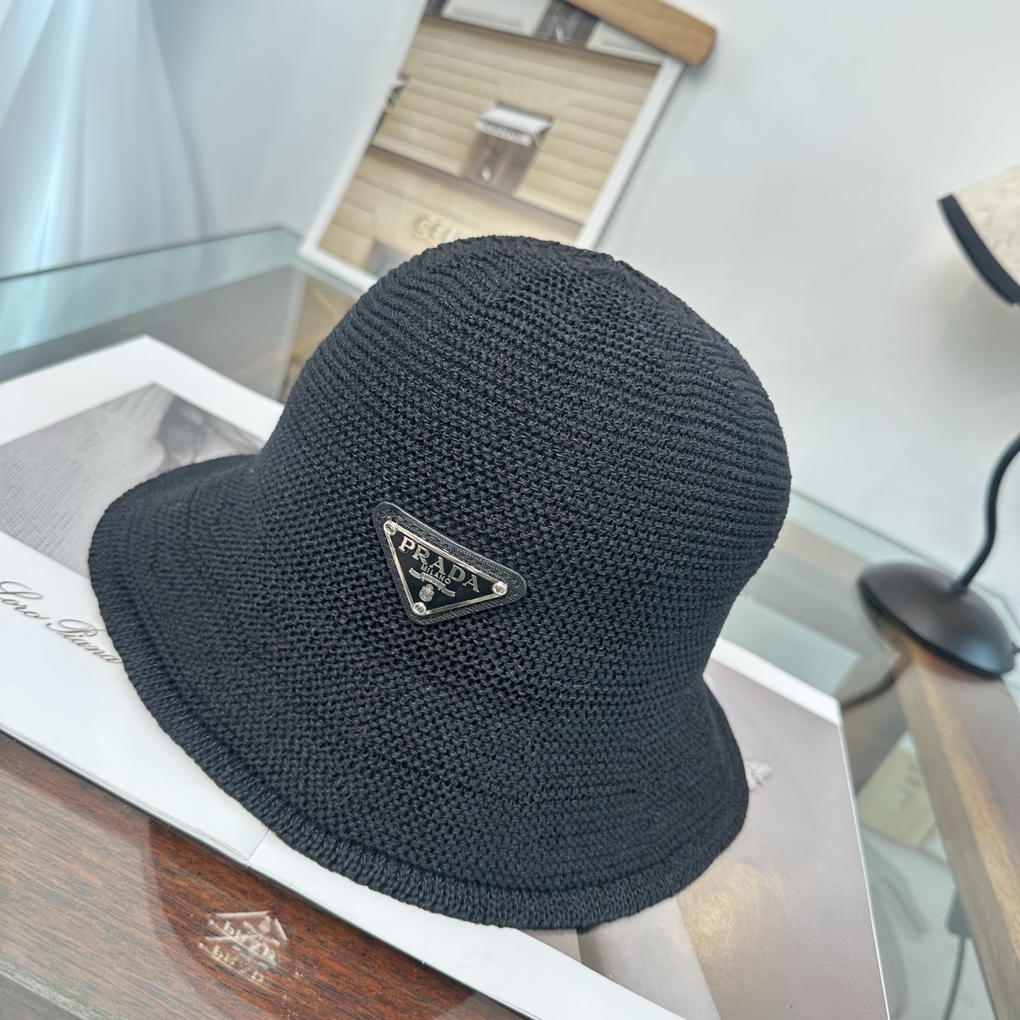 Prada 新款拉菲草帽，纯手工钩织，产量极少，重工打造， ，头围57cm