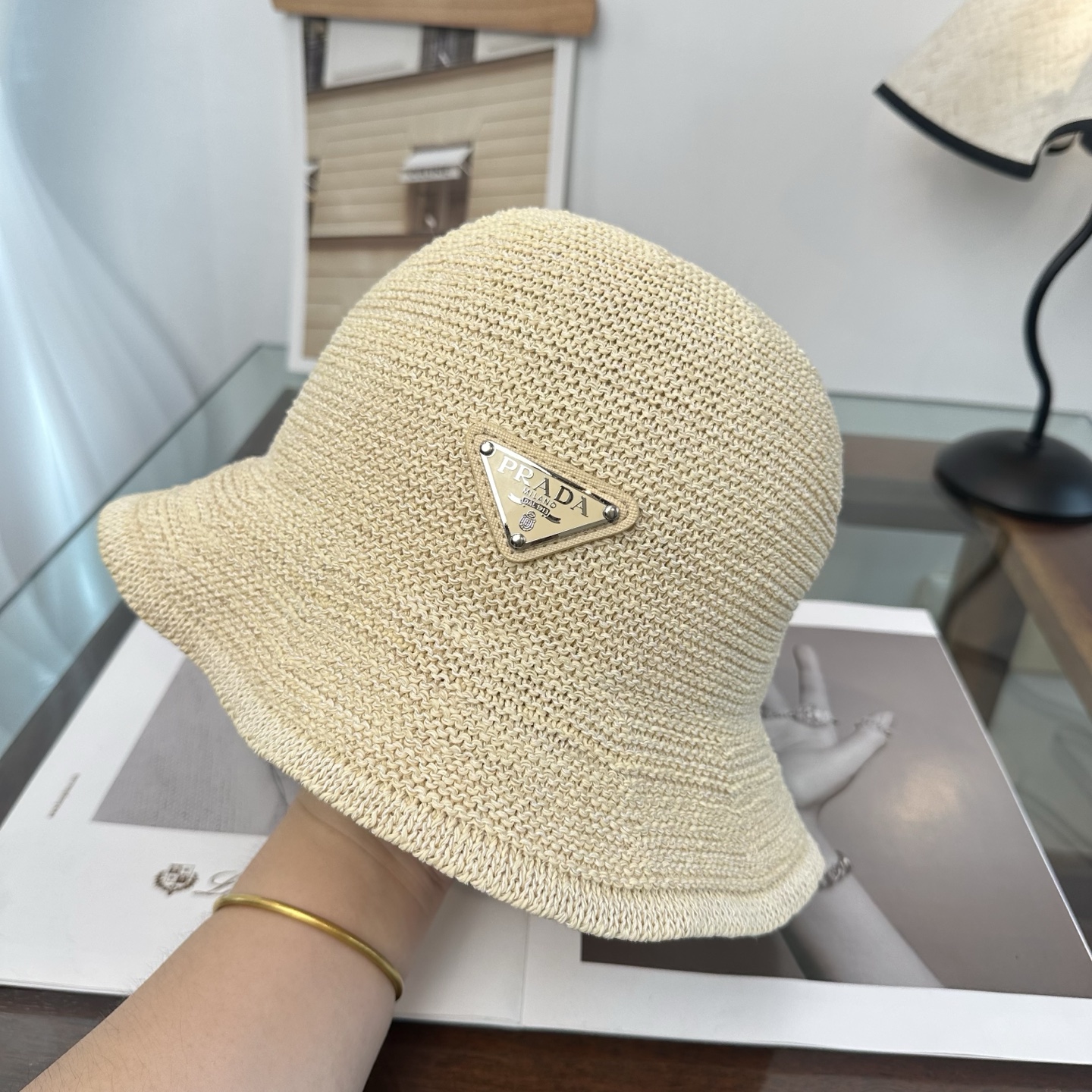 Prada 新款拉菲草帽，纯手工钩织，产量极少，重工打造， ，头围57cm