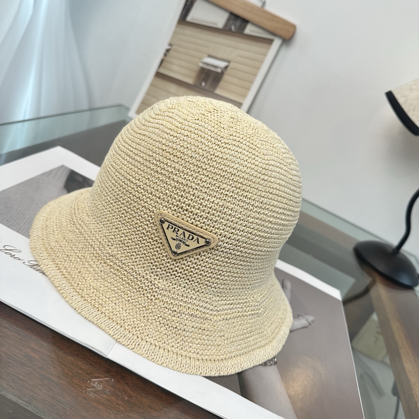 Prada 新款拉菲草帽，纯手工钩织，产量极少，重工打造， ，头围57cm
