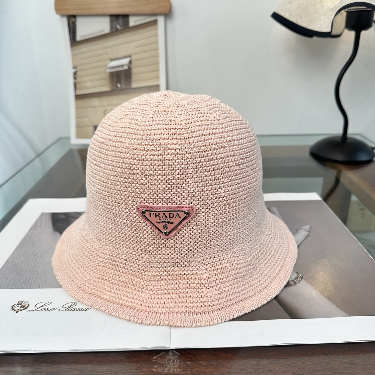 Prada 新款拉菲草帽，纯手工钩织，产量极少，重工打造， ，头围57cm