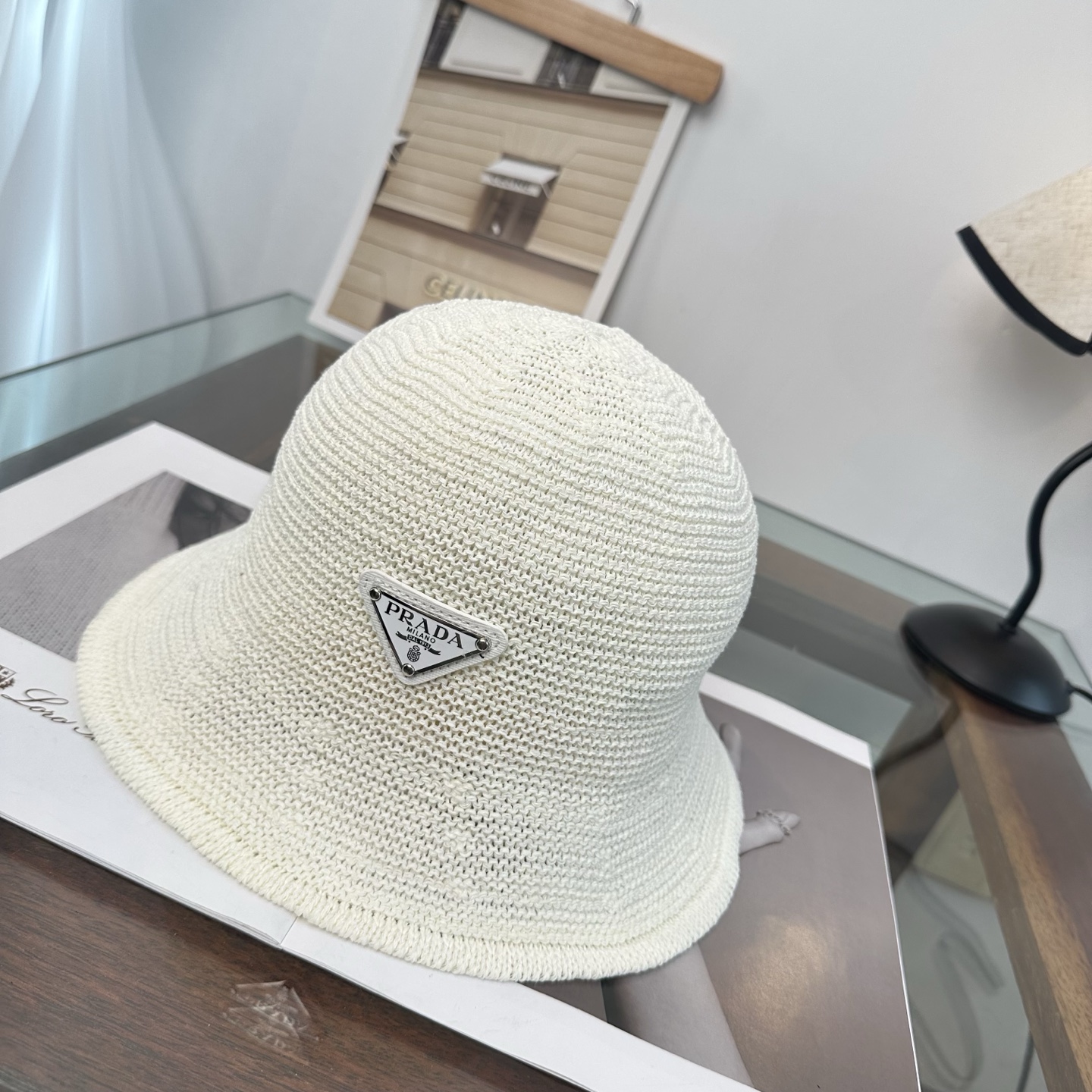Prada 新款拉菲草帽，纯手工钩织，产量极少，重工打造， ，头围57cm