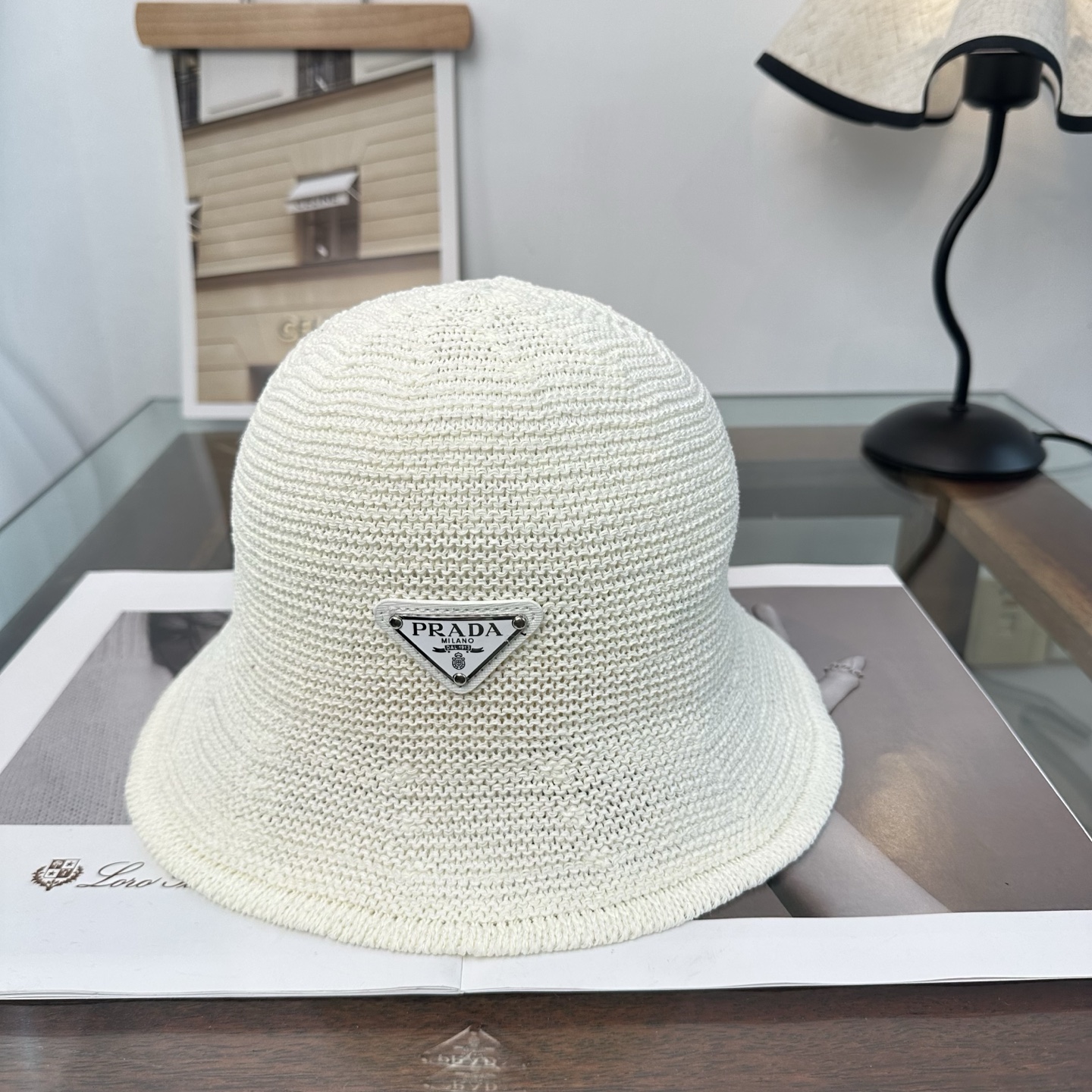 Prada 新款拉菲草帽，纯手工钩织，产量极少，重工打造， ，头围57cm