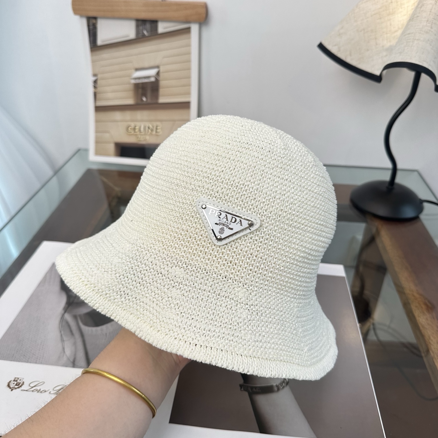 Prada 新款拉菲草帽，纯手工钩织，产量极少，重工打造， ，头围57cm